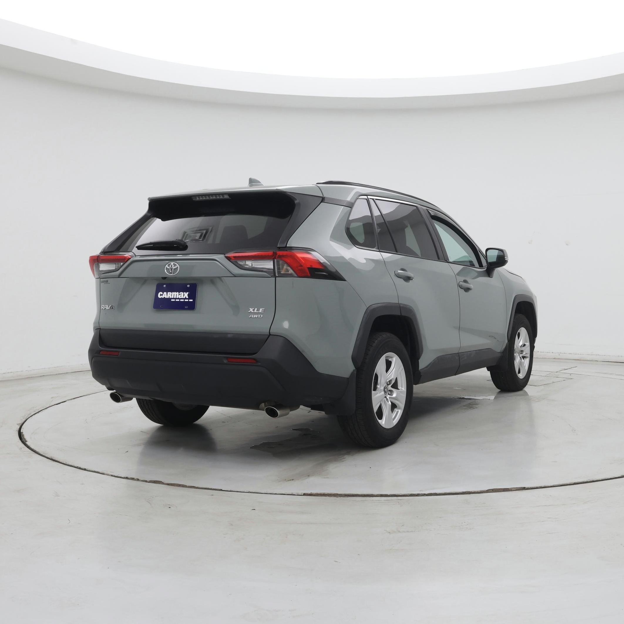 Thumbnail: 2021 Toyota RAV4 - 8