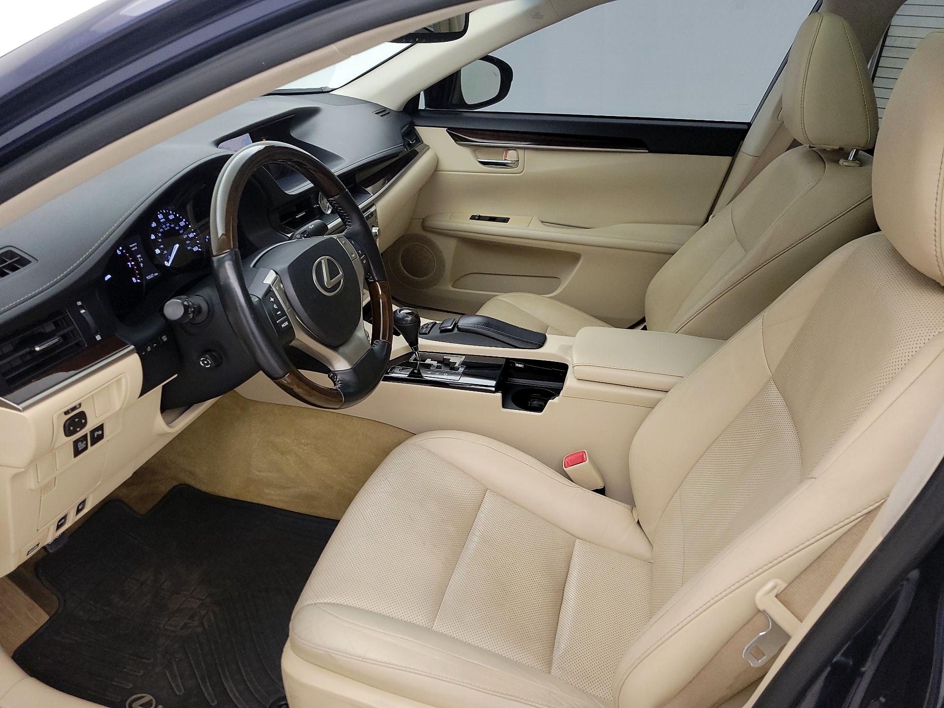 Thumbnail: 2013 Lexus ES - 11
