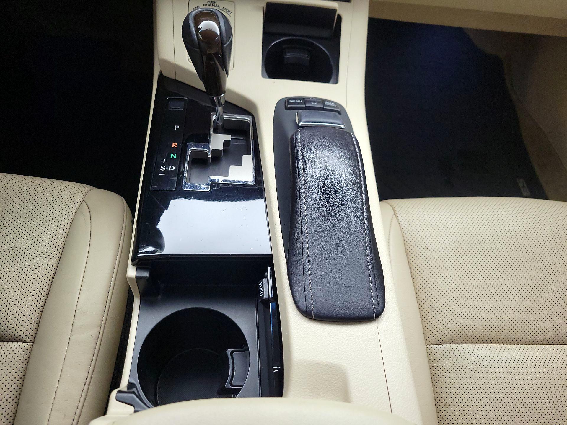 Thumbnail: 2013 Lexus ES - 17