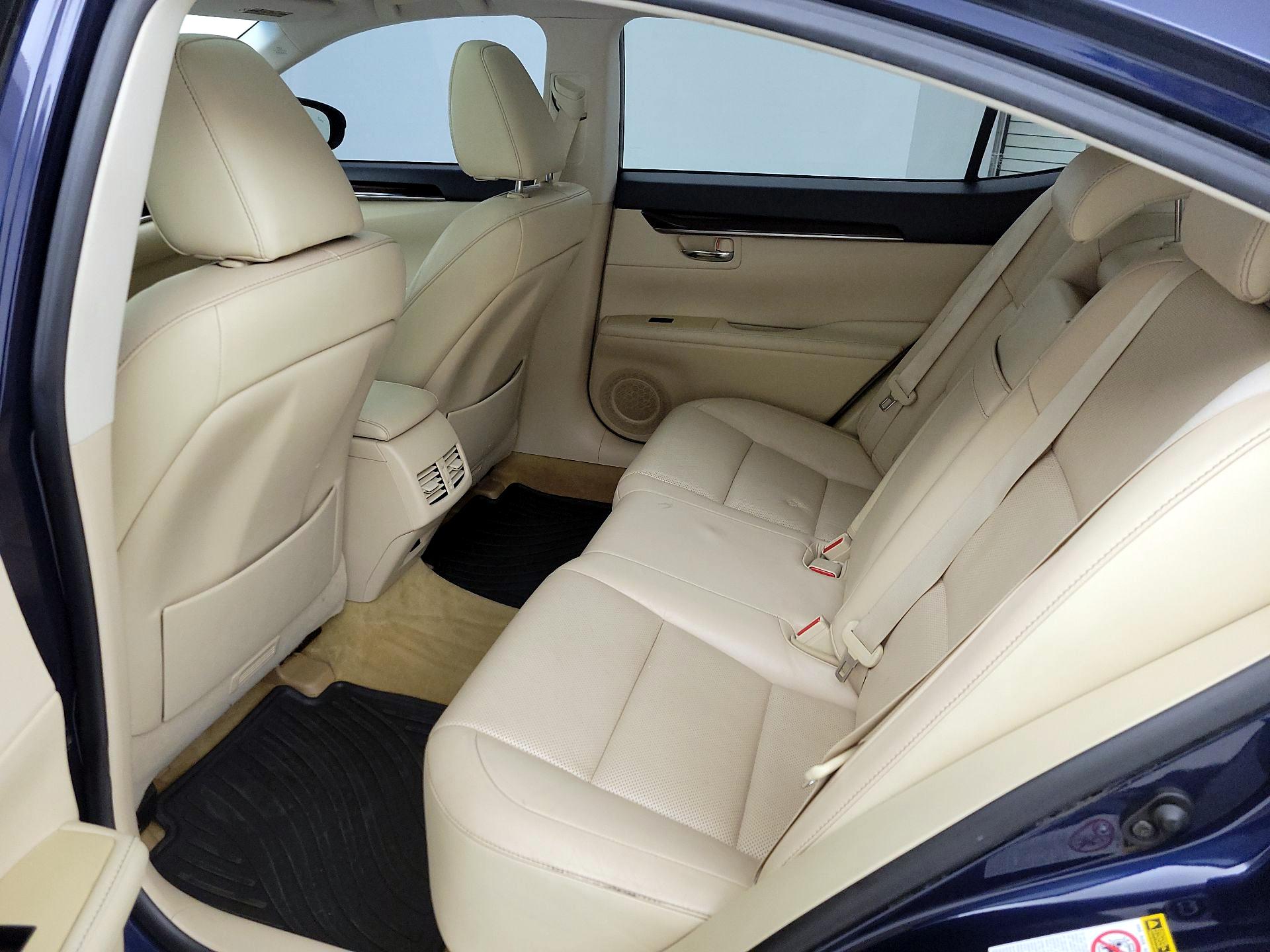 Thumbnail: 2013 Lexus ES - 19