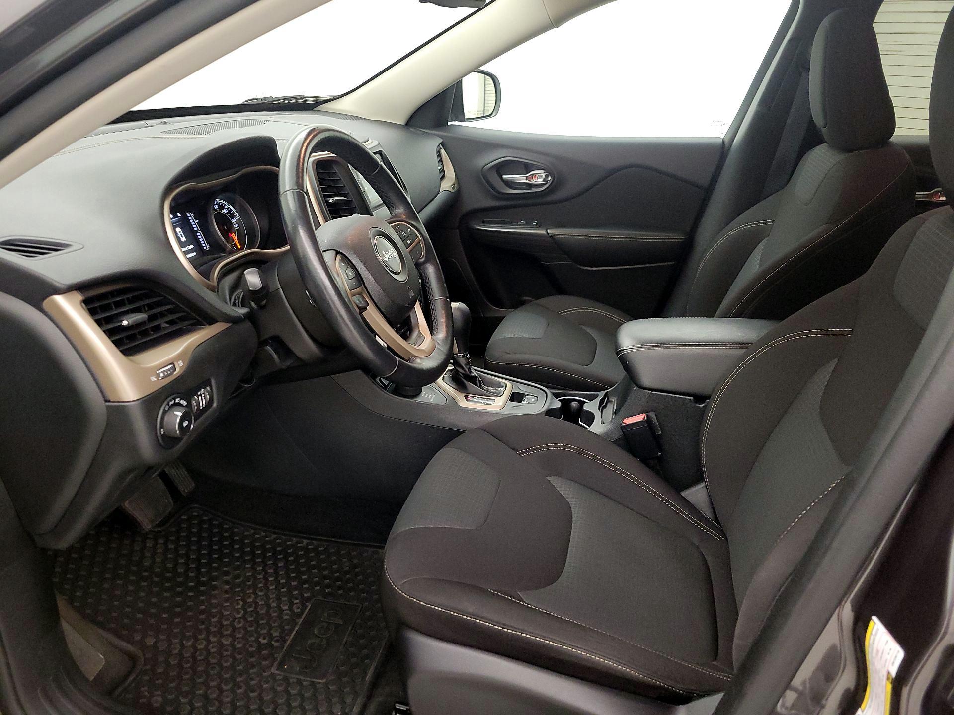 Thumbnail: 2016 Jeep Cherokee - 11