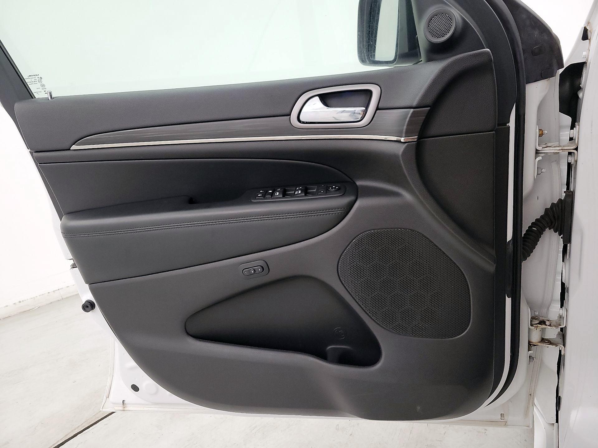 Thumbnail: 2019 Jeep Grand Cherokee - 12