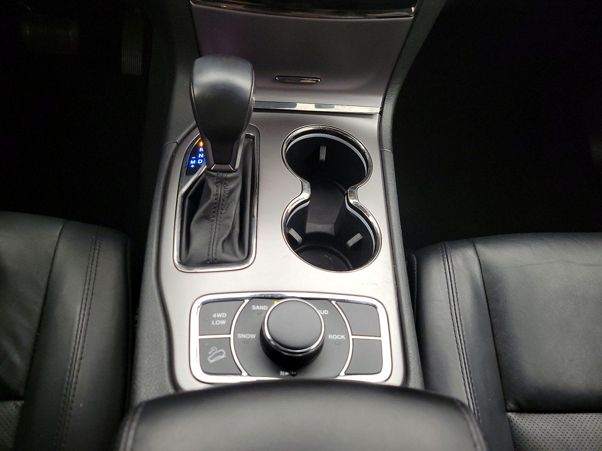Thumbnail: 2019 Jeep Grand Cherokee - 17