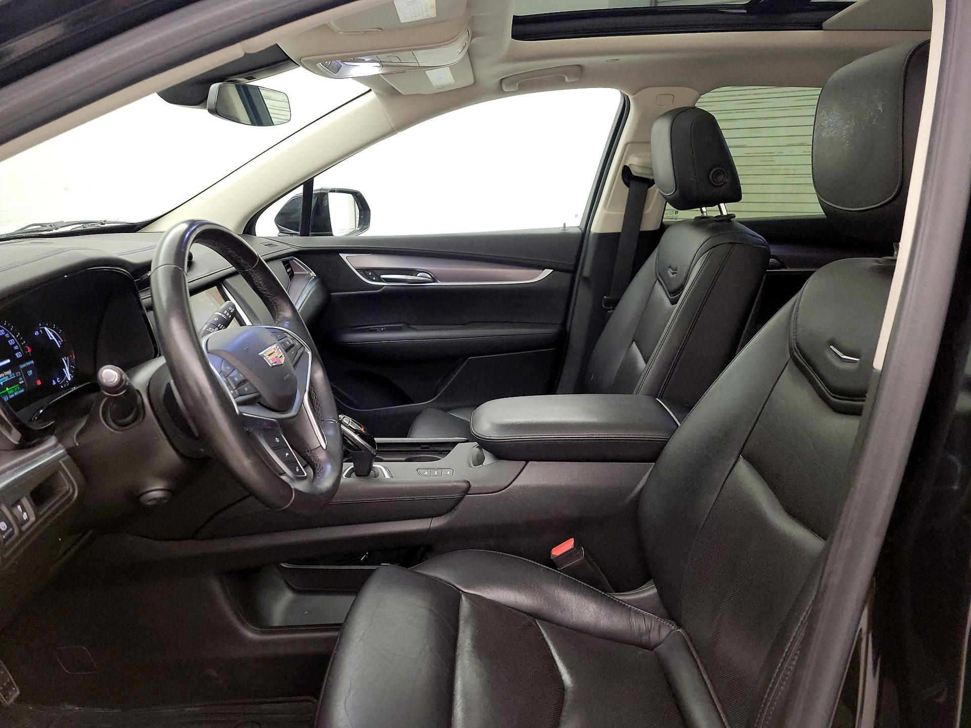 Thumbnail: 2018 Cadillac XT5 - 11