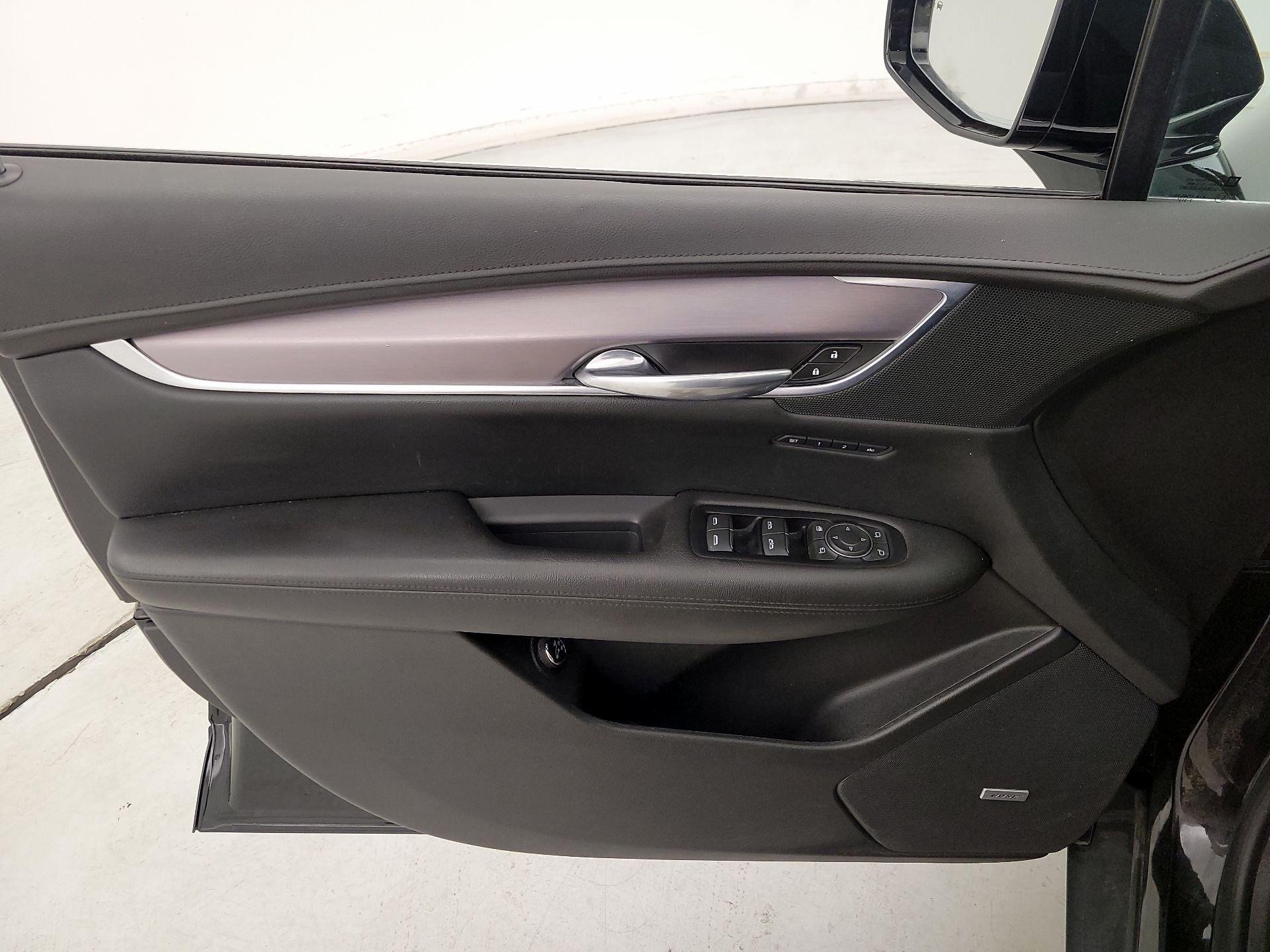 Thumbnail: 2018 Cadillac XT5 - 12