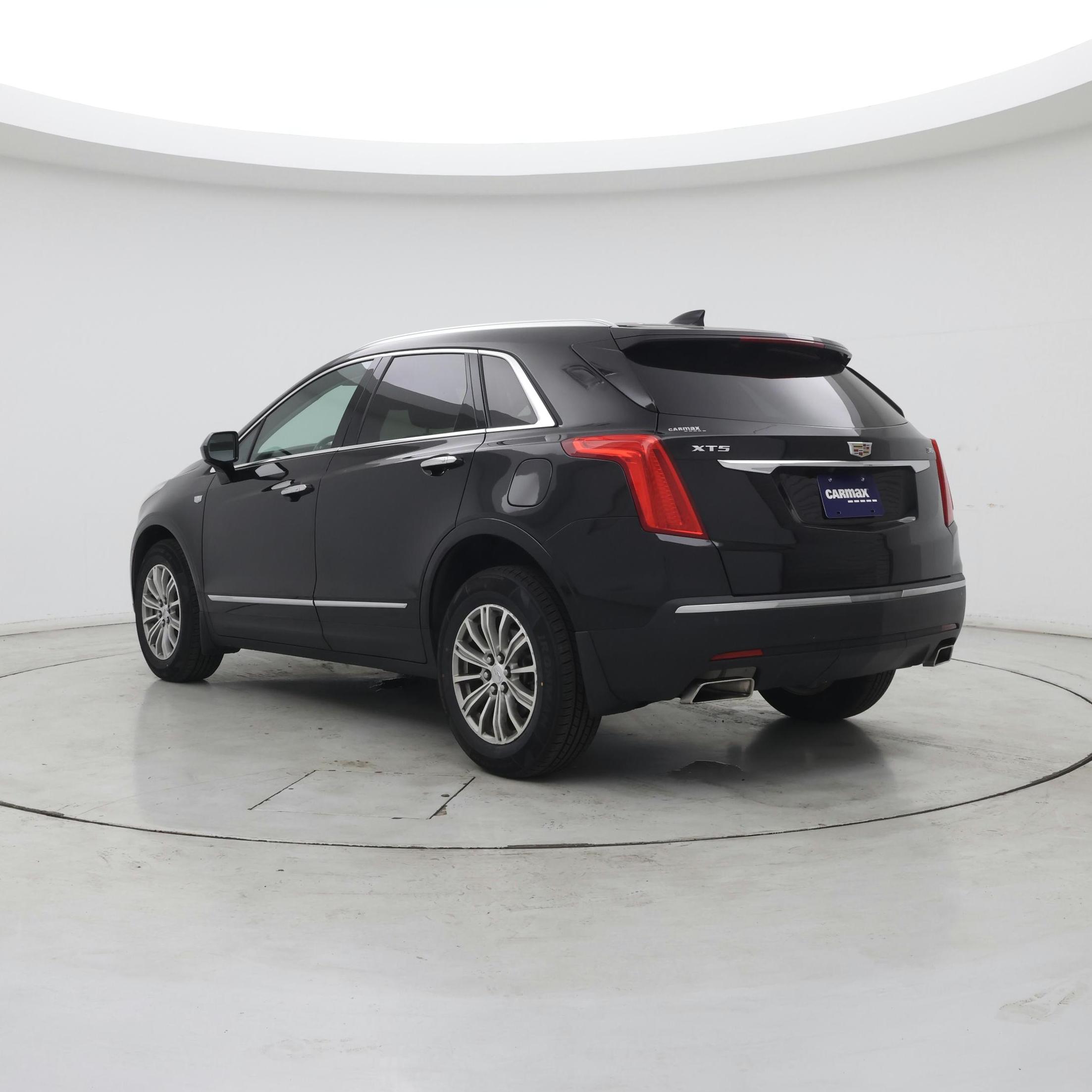 Thumbnail: 2018 Cadillac XT5 - 2