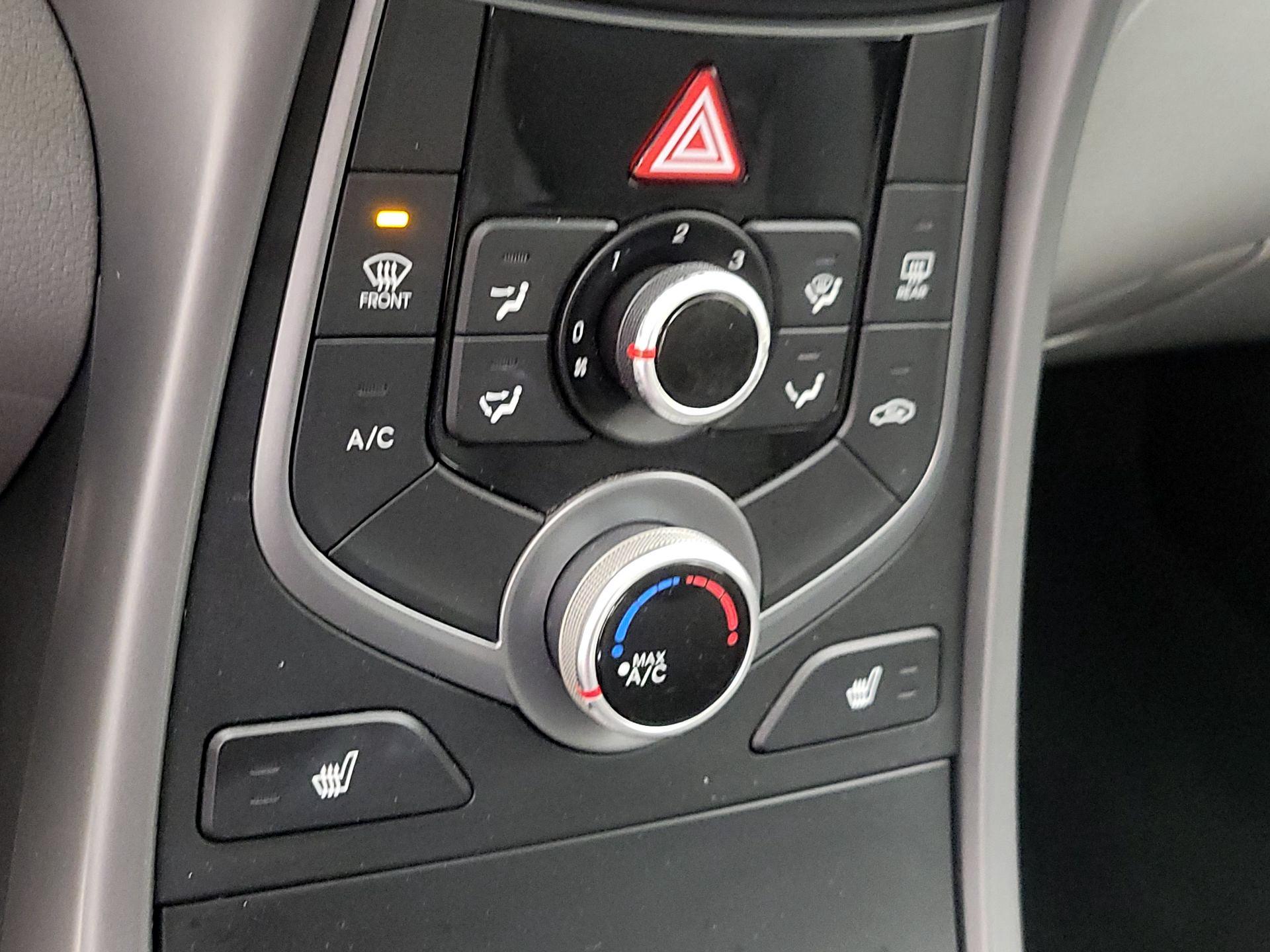 Thumbnail: 2014 Hyundai Elantra - 16