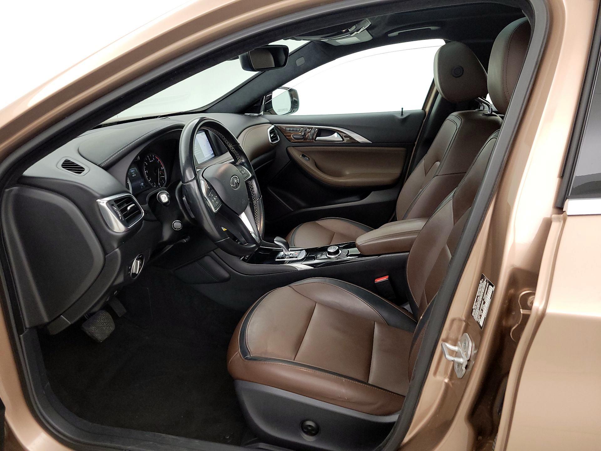 Thumbnail: 2018 INFINITI QX30 - 11