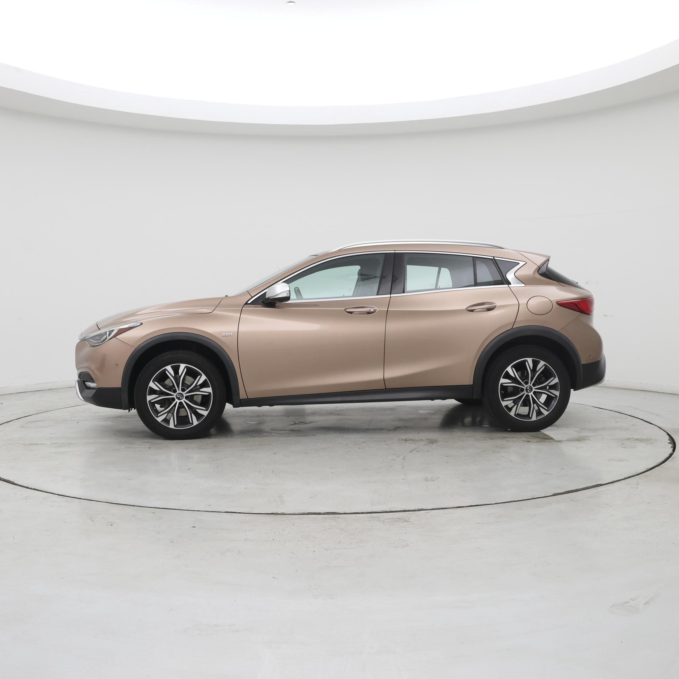 Thumbnail: 2018 INFINITI QX30 - 3