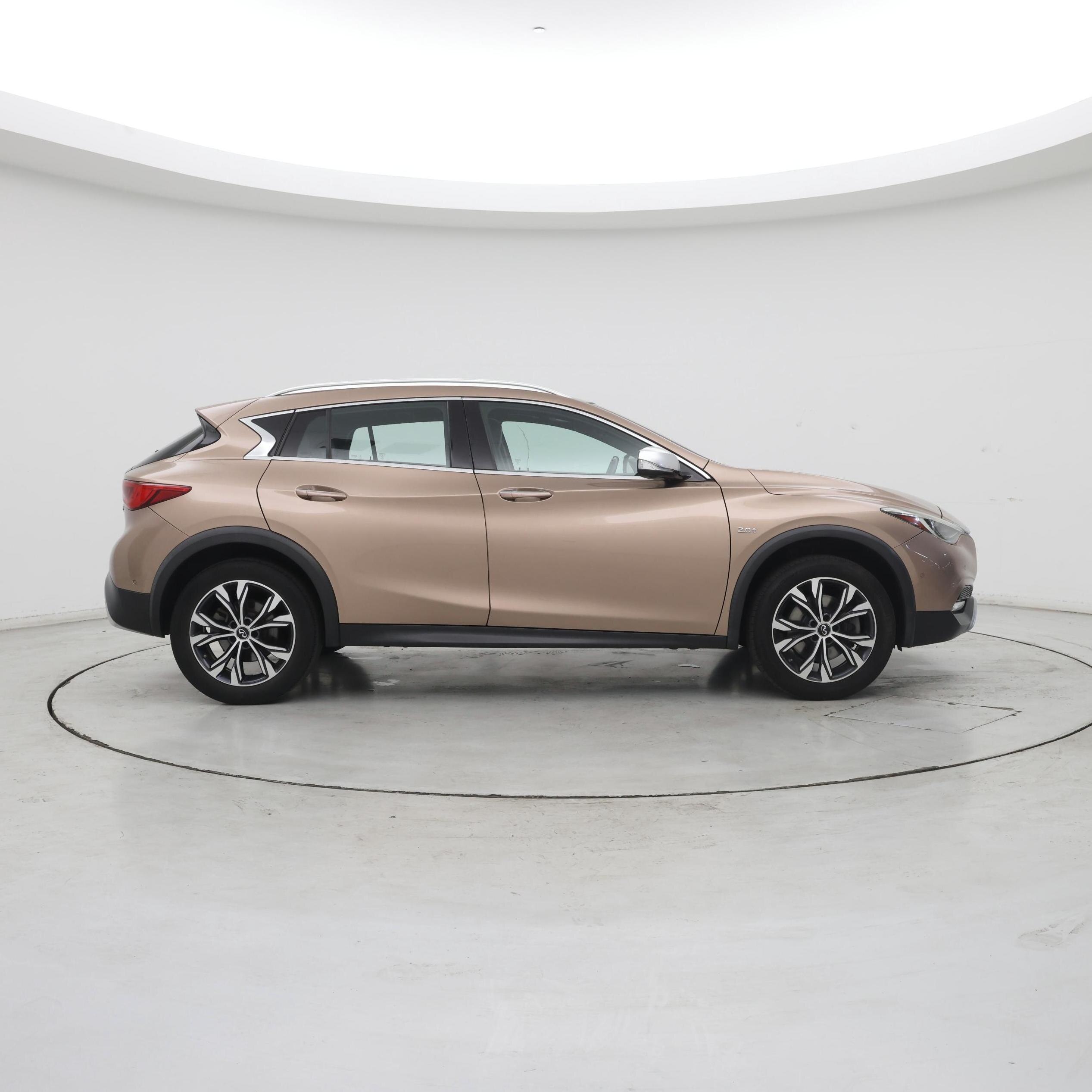 Thumbnail: 2018 INFINITI QX30 - 7