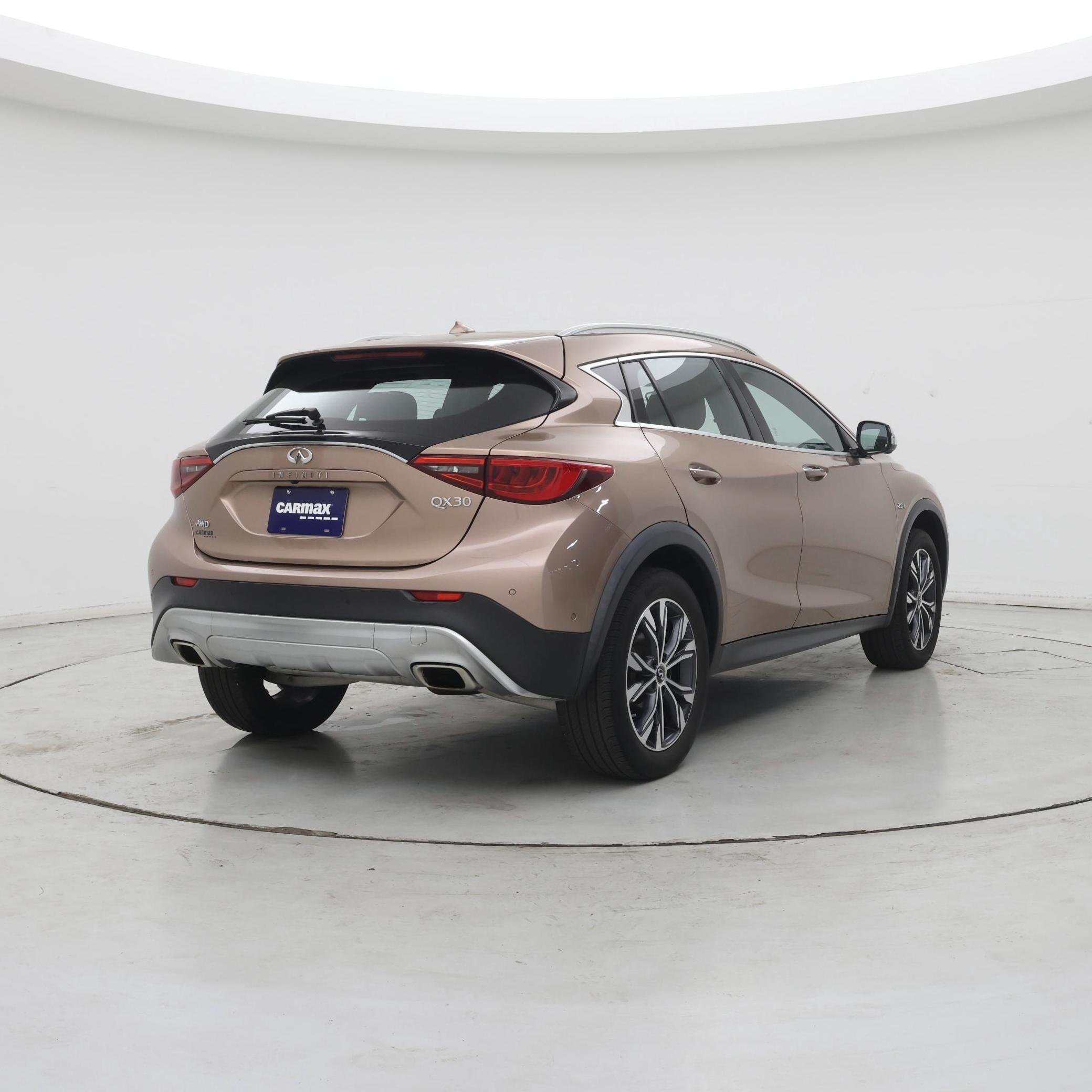 Thumbnail: 2018 INFINITI QX30 - 8