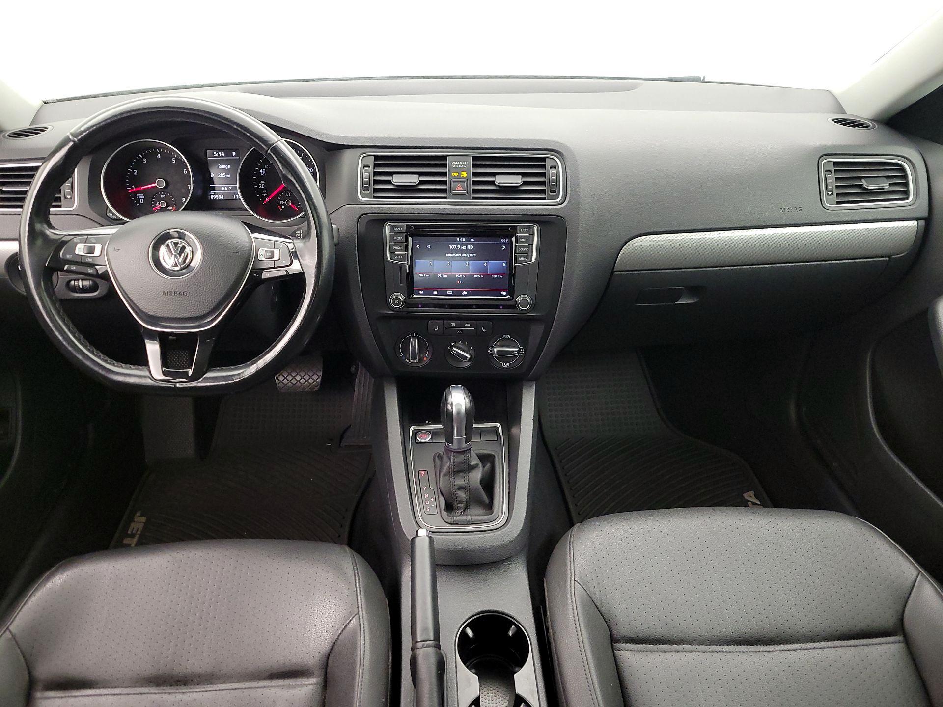 Thumbnail: 2017 Volkswagen Jetta - 9