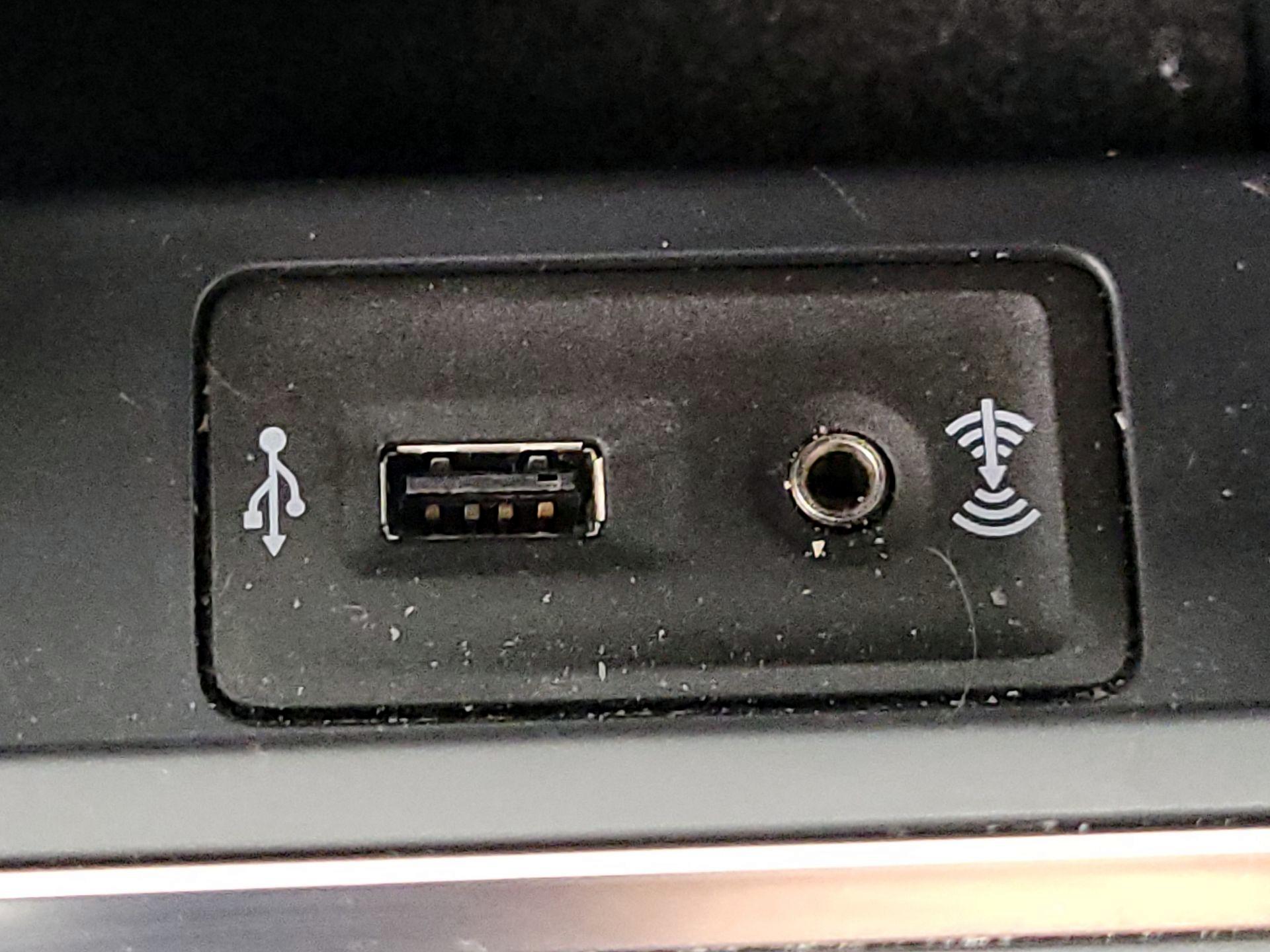 Thumbnail: 2017 Volkswagen Jetta - 18