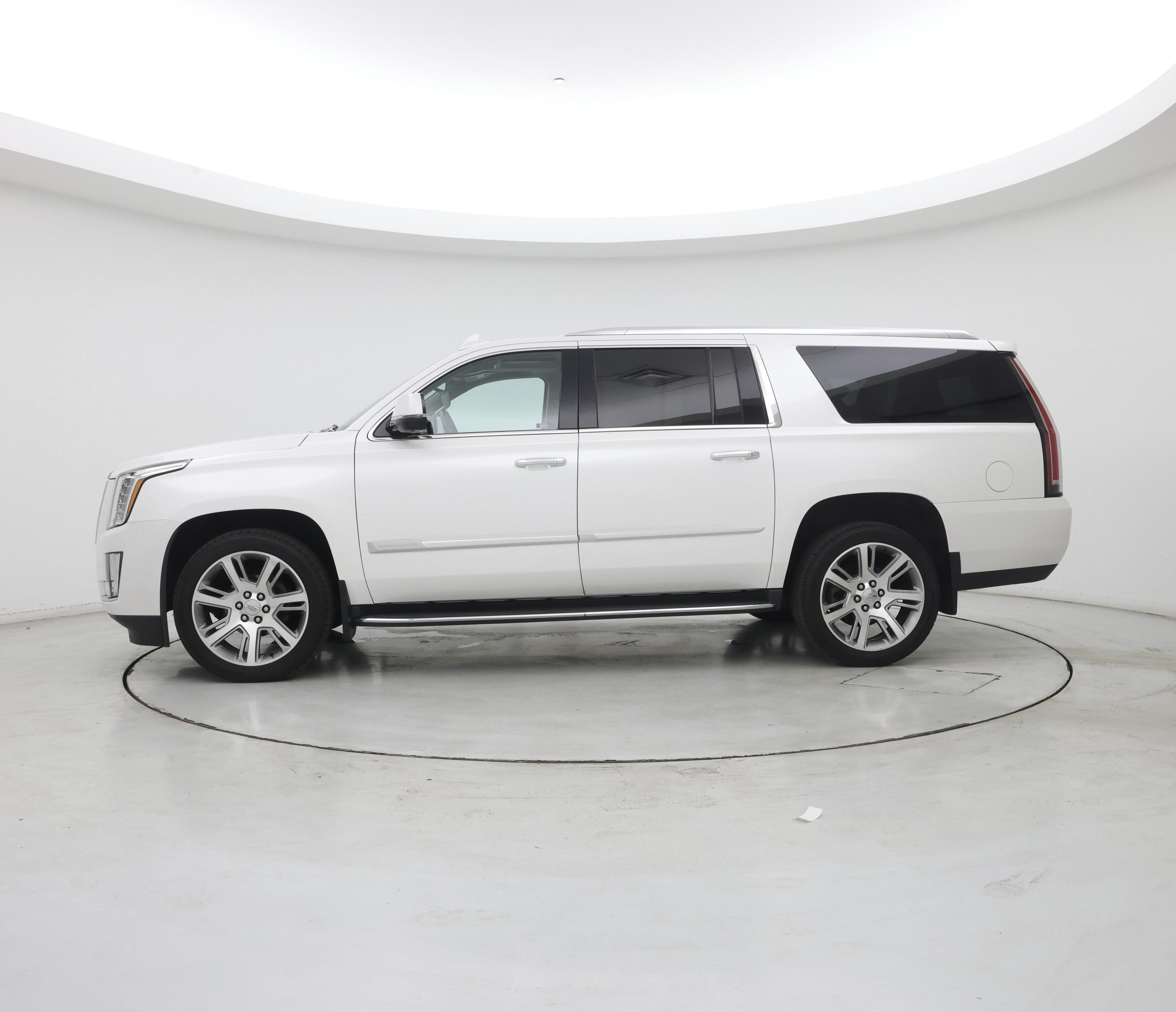 Thumbnail: 2016 Cadillac Escalade - 3