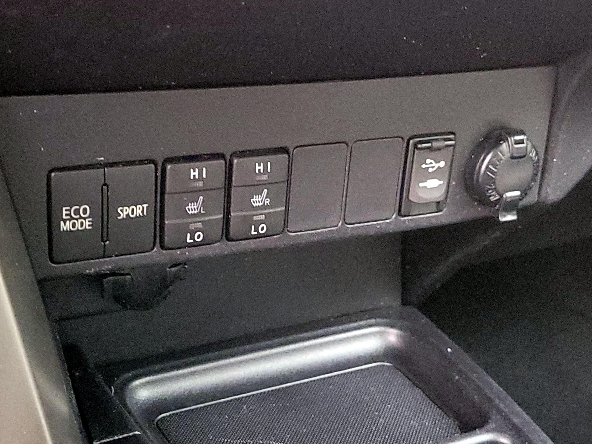 Thumbnail: 2014 Toyota RAV4 - 18