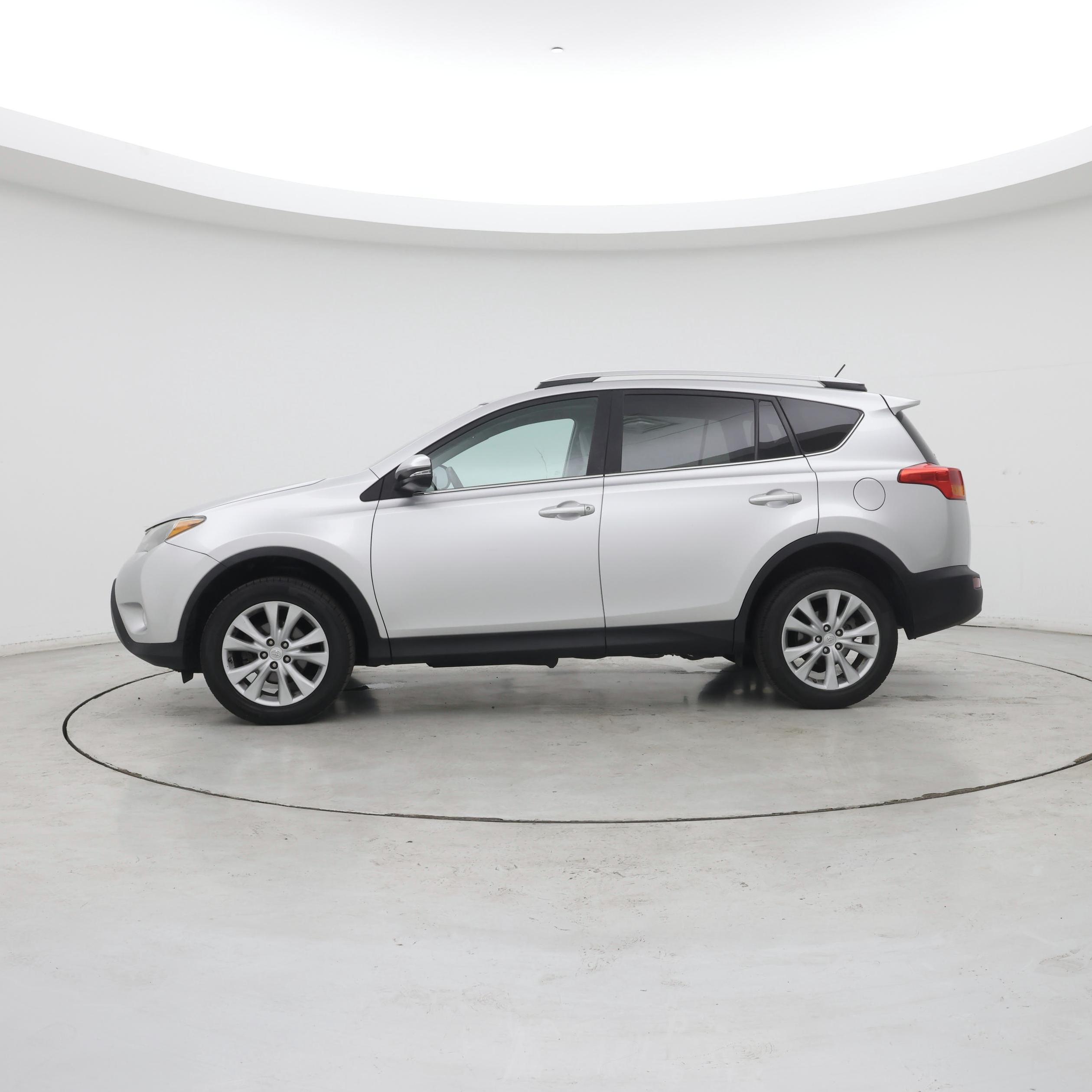 Thumbnail: 2014 Toyota RAV4 - 3