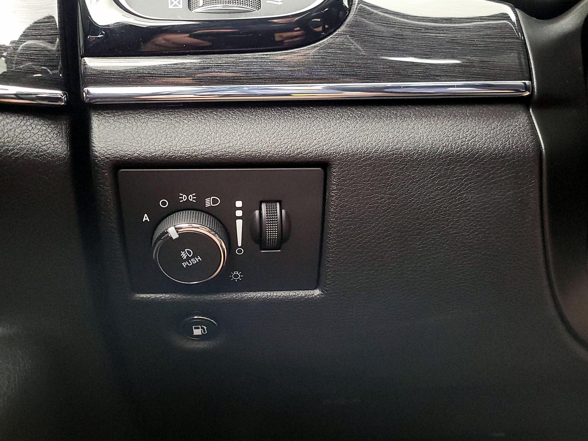 Thumbnail: 2020 Jeep Grand Cherokee - 13