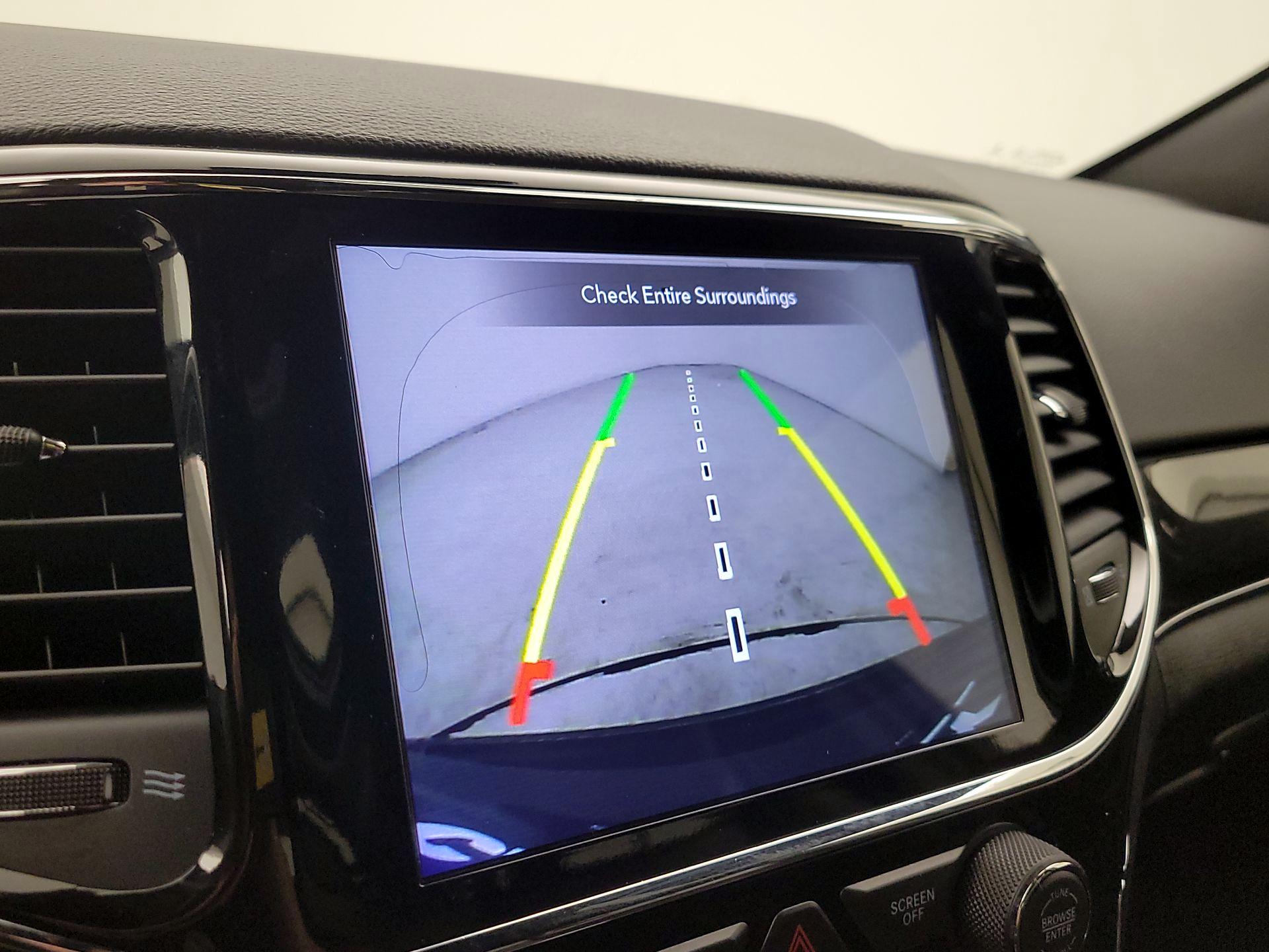 Thumbnail: 2020 Jeep Grand Cherokee - 14