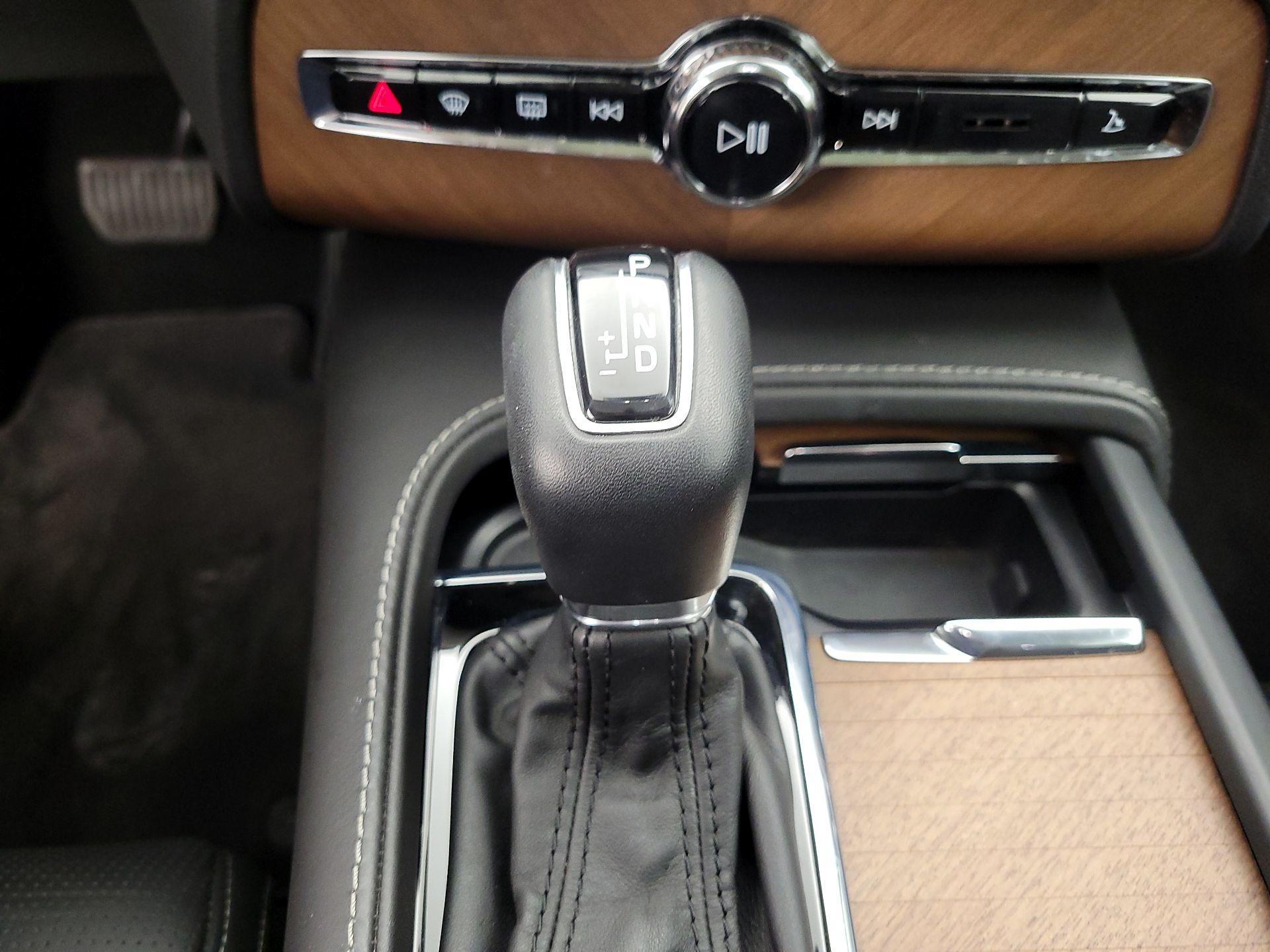 Thumbnail: 2016 Volvo XC90 - 17