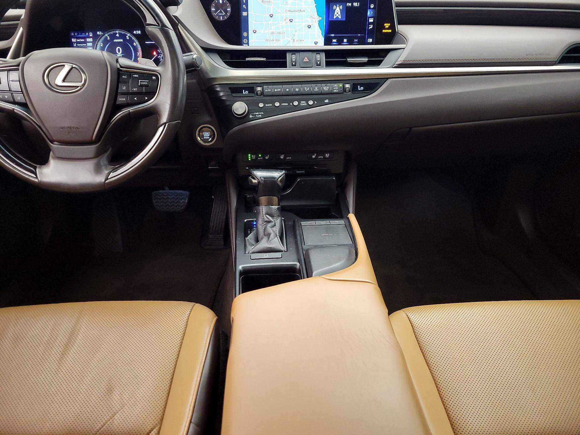 Thumbnail: 2021 Lexus ES - 18