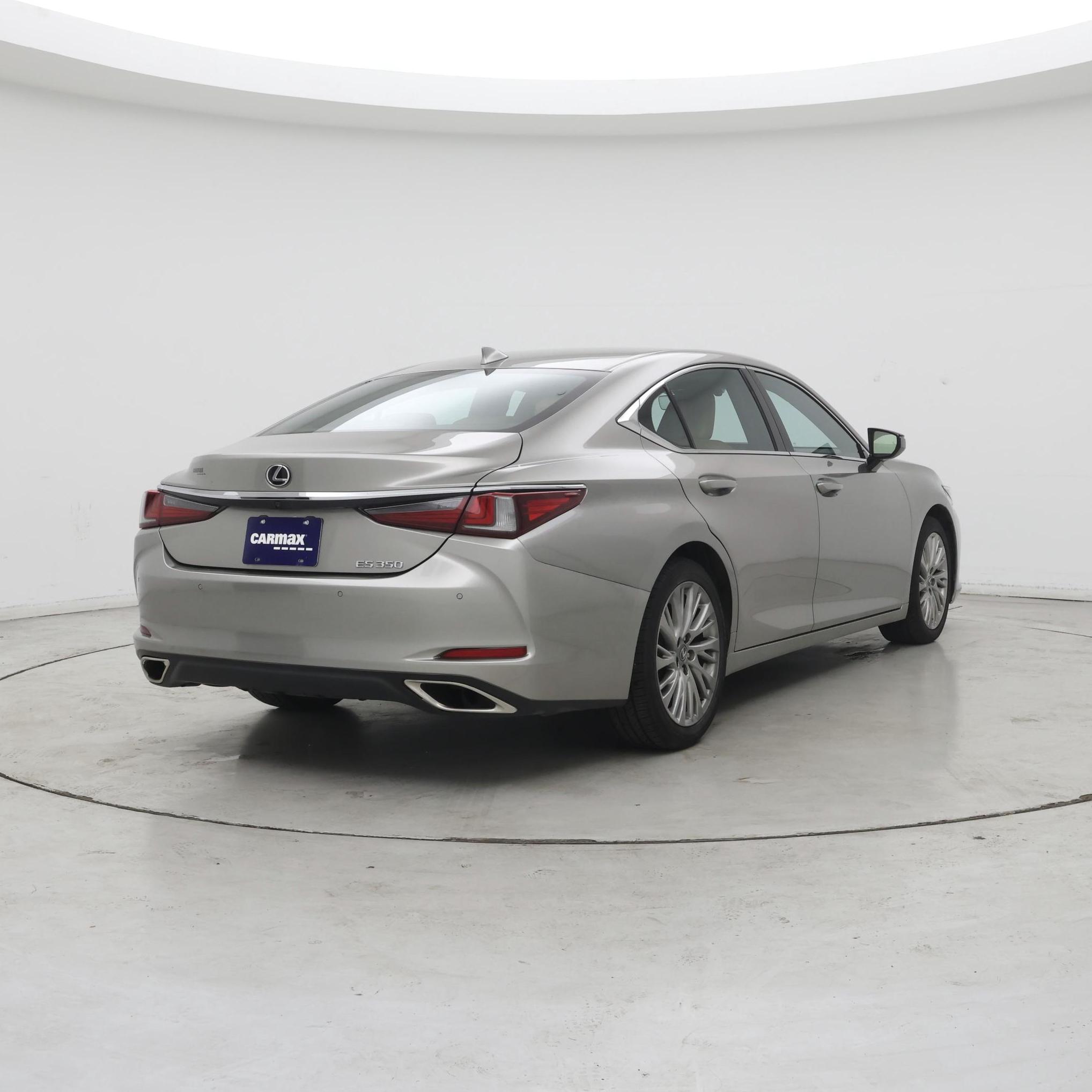 Thumbnail: 2021 Lexus ES - 8