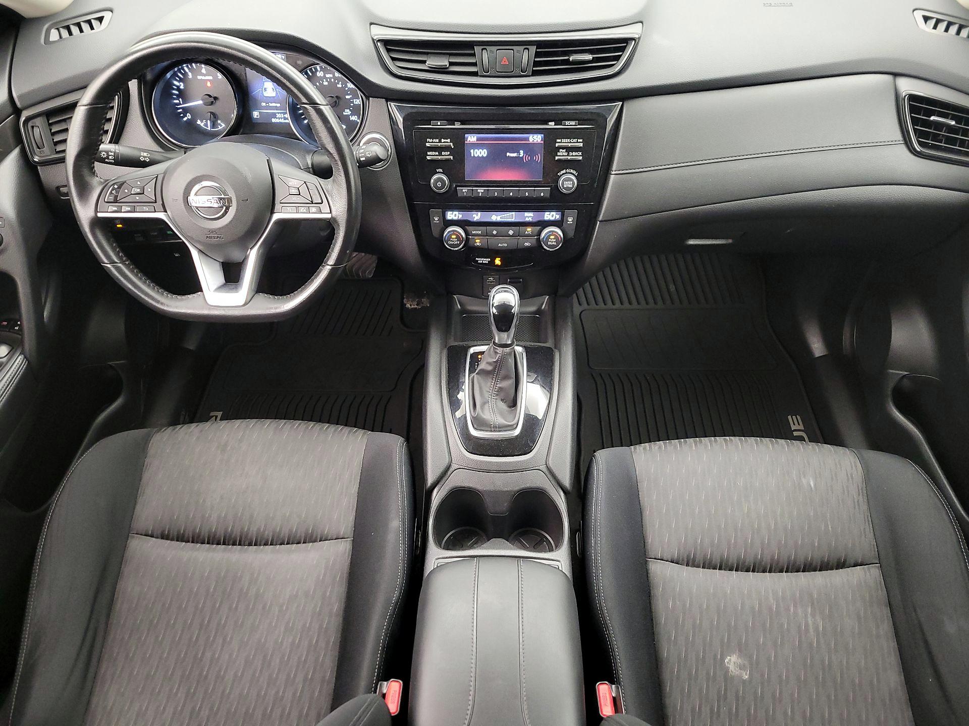 Thumbnail: 2017 Nissan Rogue - 9