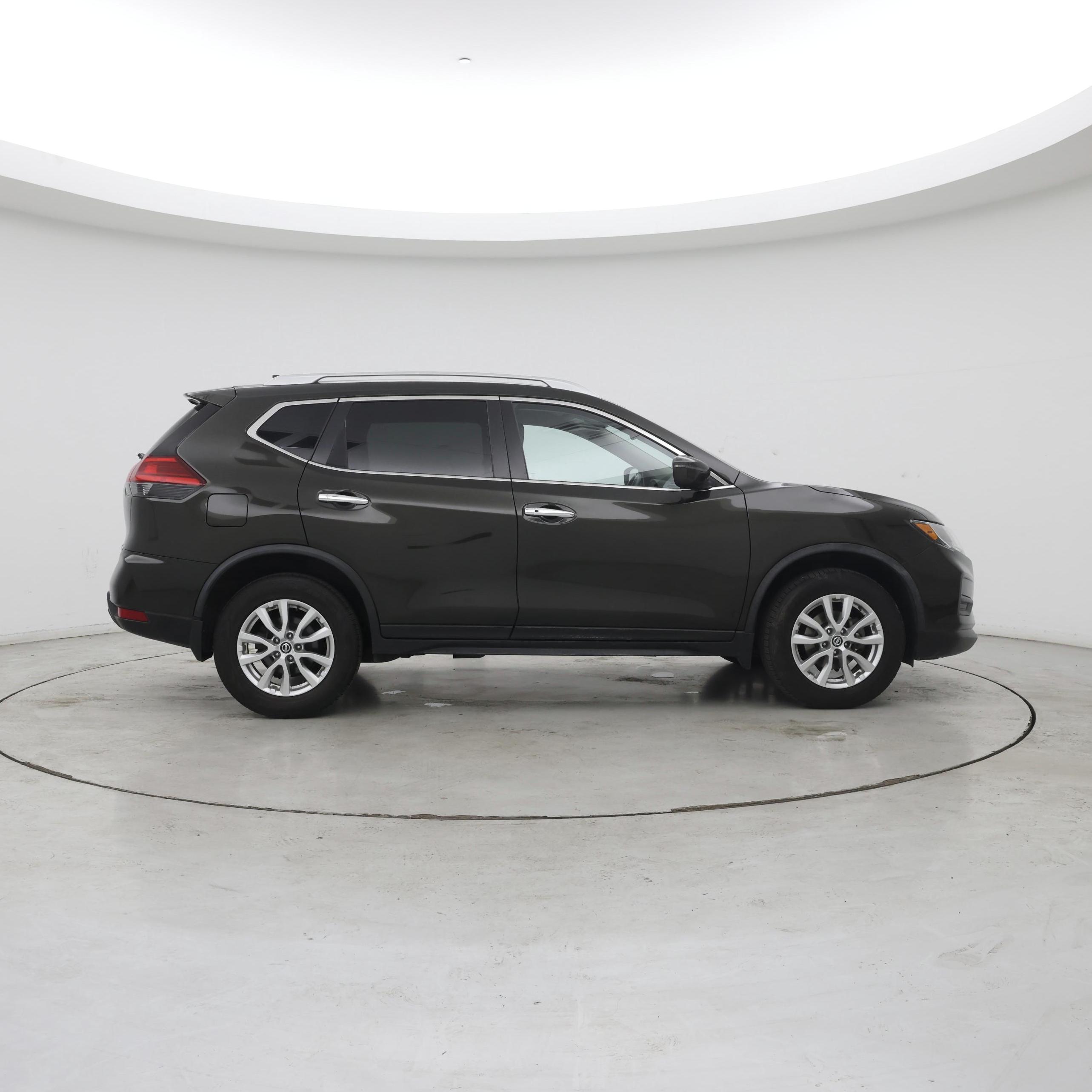 Thumbnail: 2017 Nissan Rogue - 7