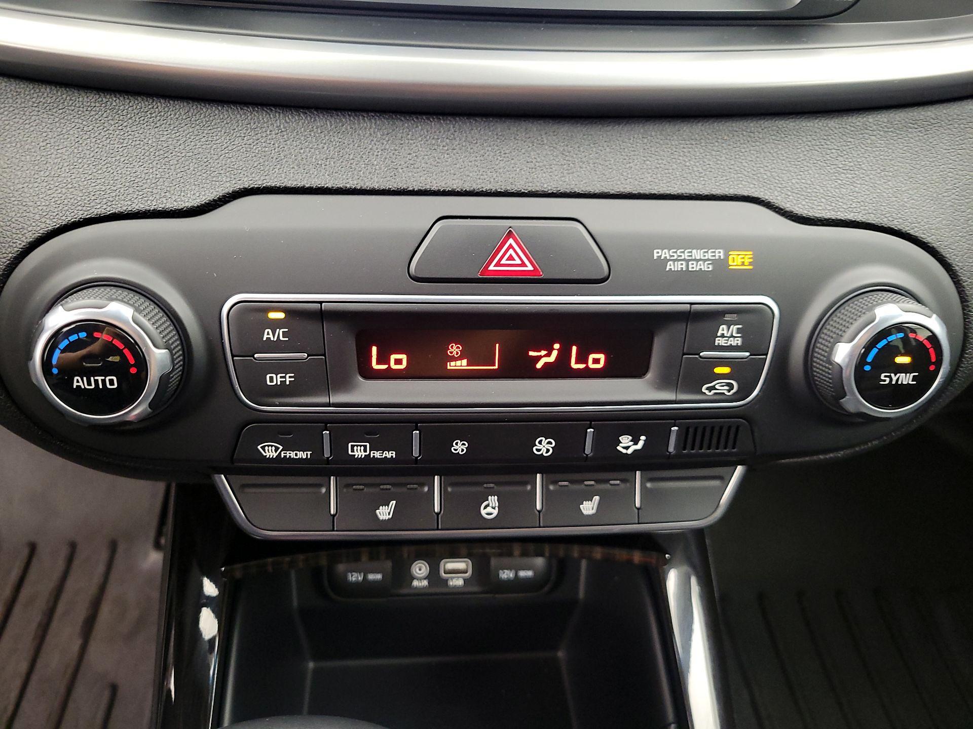 Thumbnail: 2019 Kia Sorento - 17