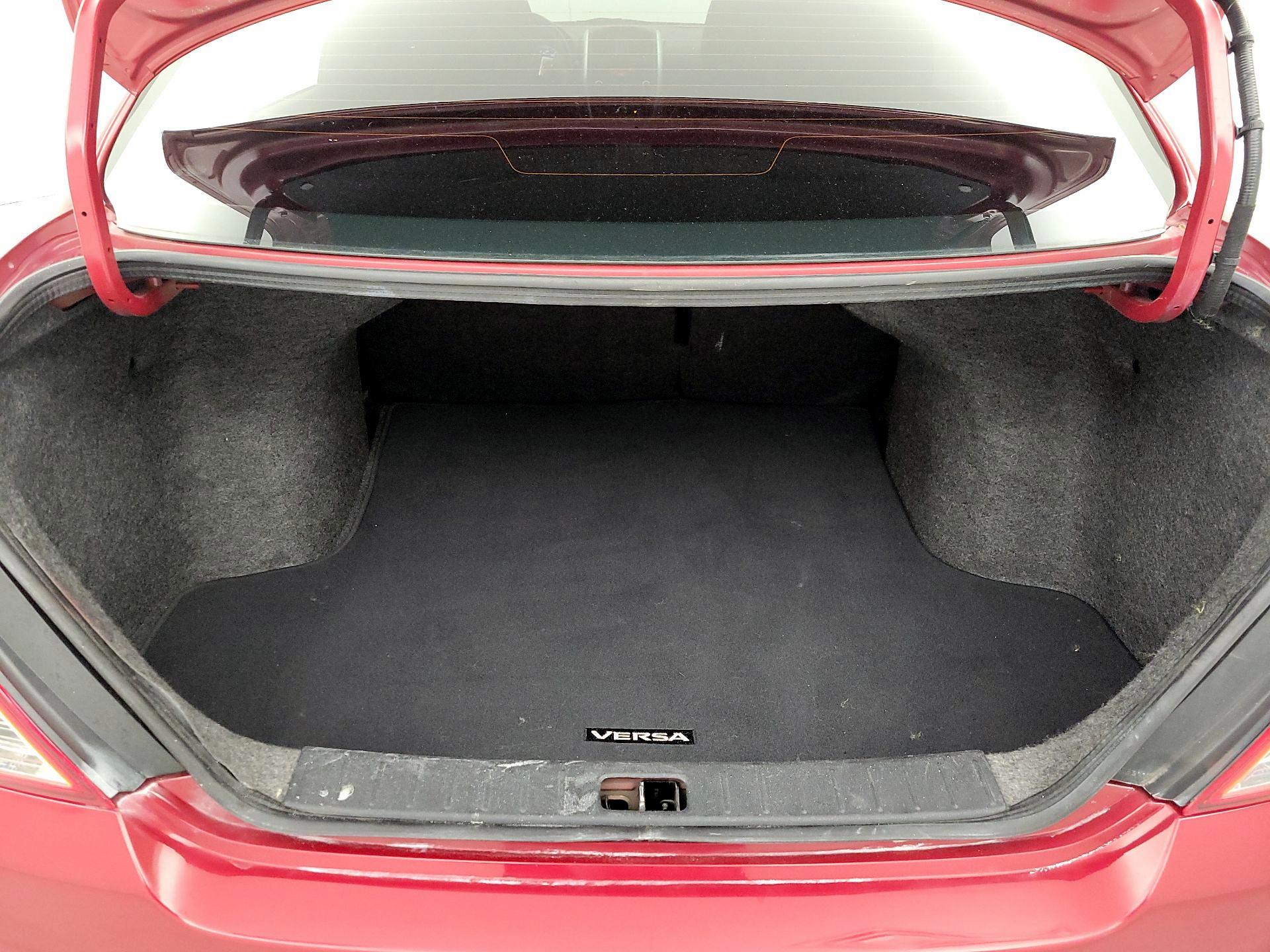 Thumbnail: 2015 Nissan Versa - 18