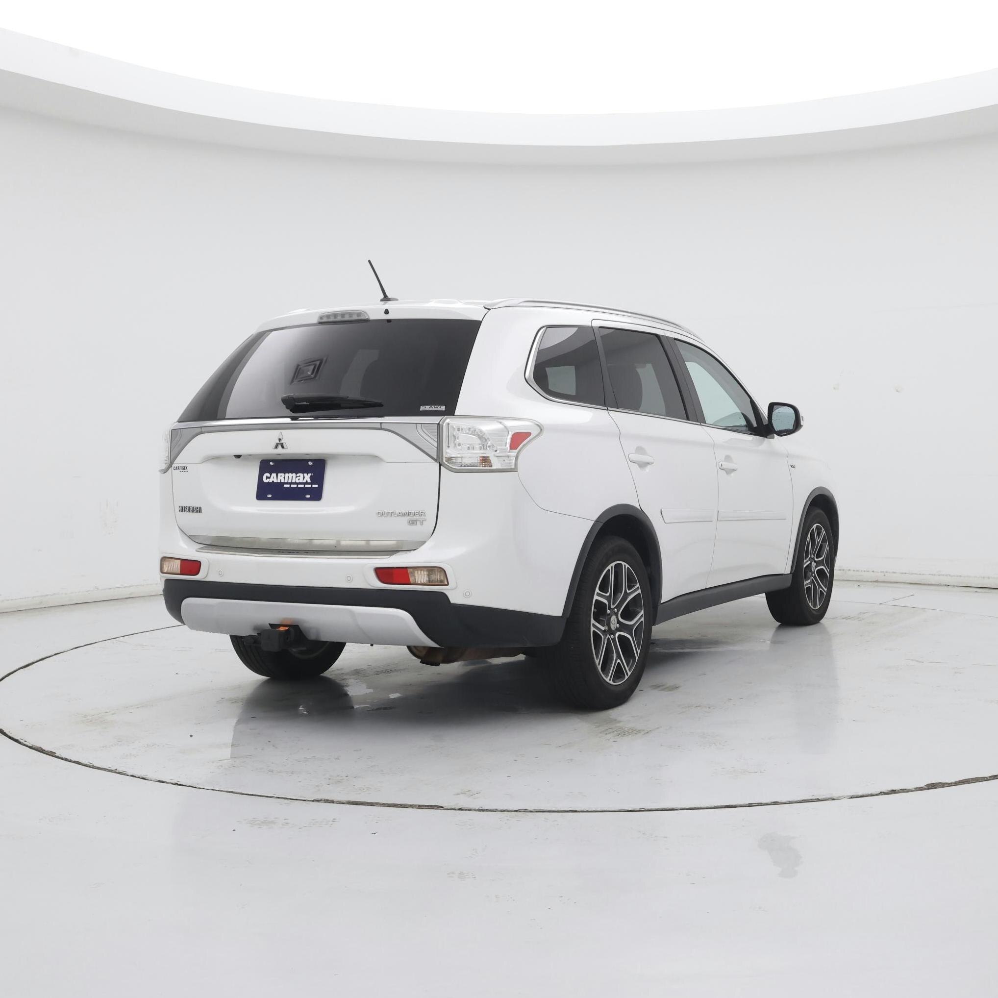 Thumbnail: 2015 Mitsubishi Outlander - 8