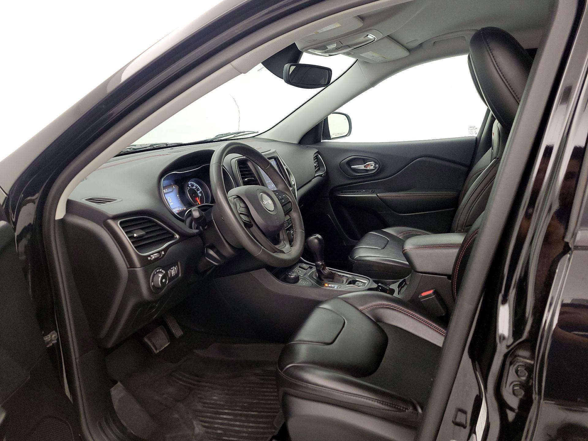 Thumbnail: 2020 Jeep Cherokee - 11
