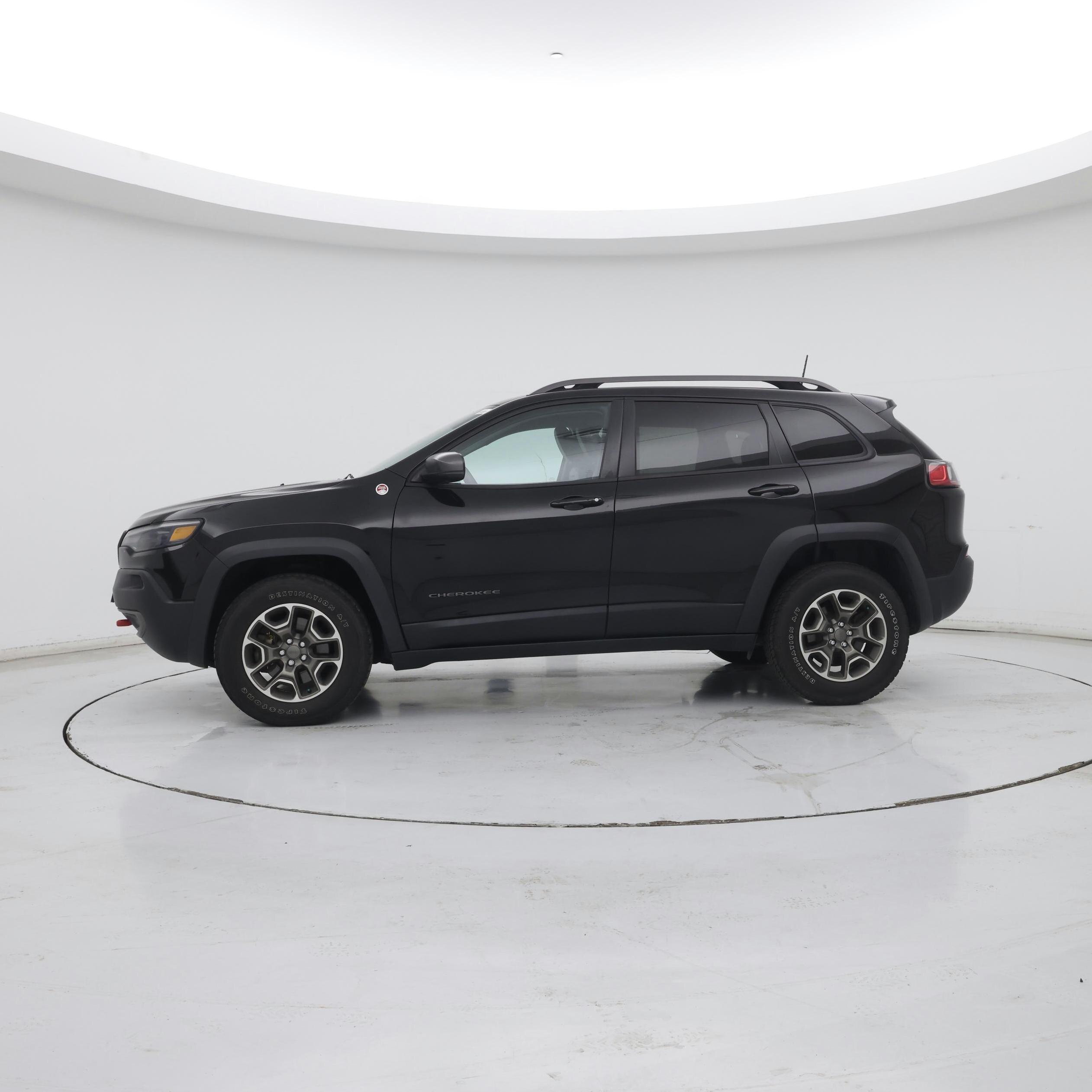 Thumbnail: 2020 Jeep Cherokee - 3