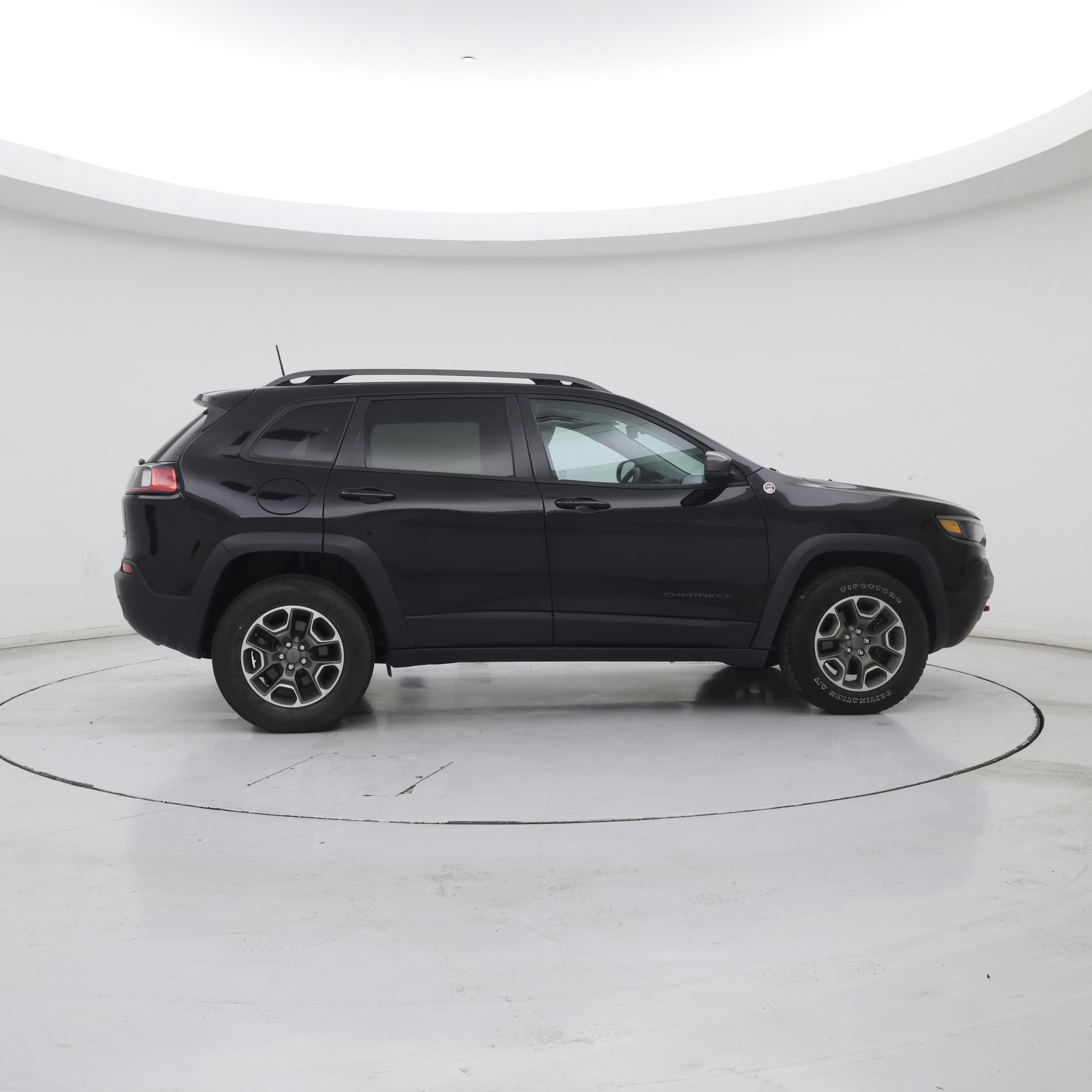 Thumbnail: 2020 Jeep Cherokee - 7