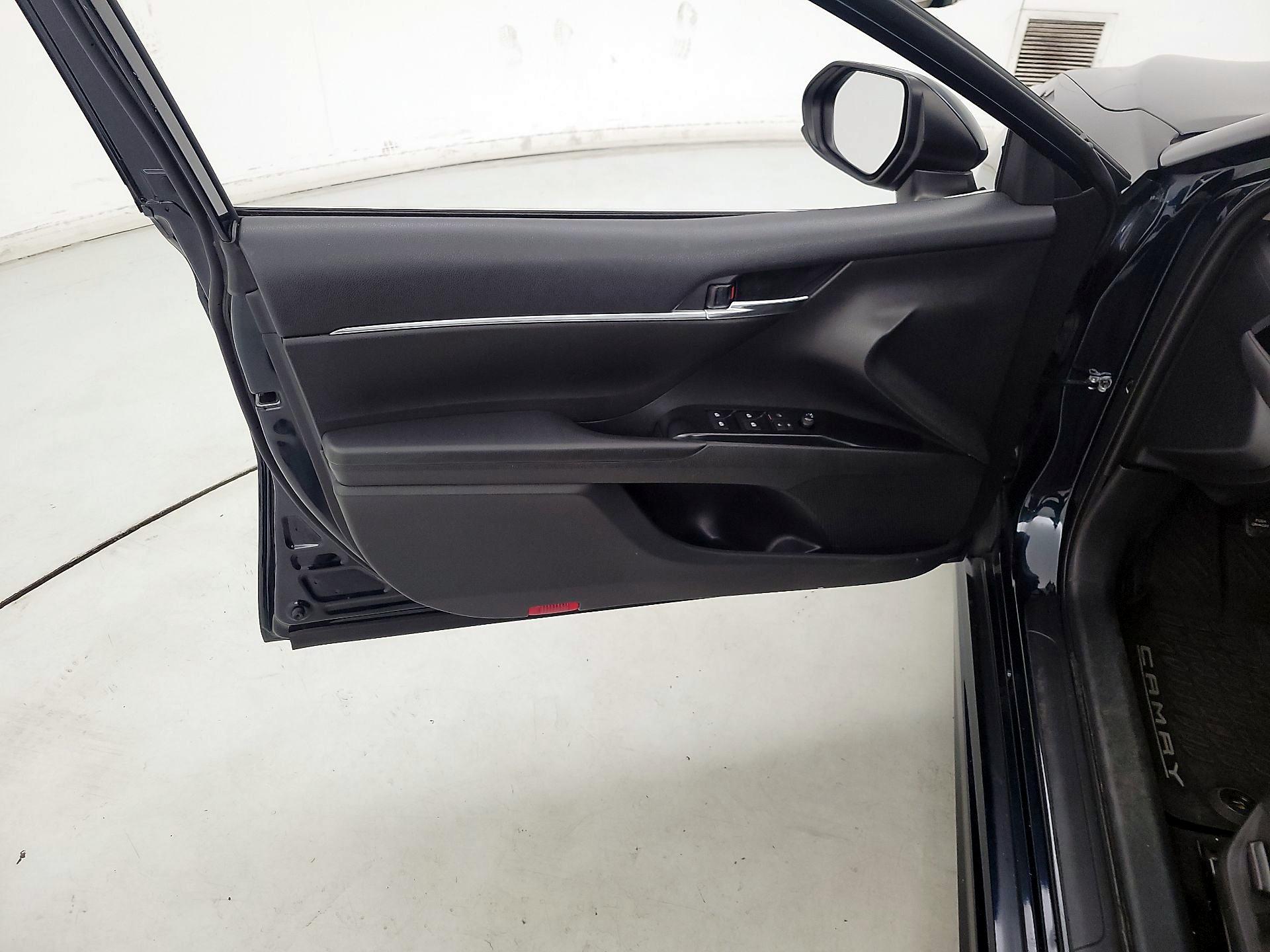 Thumbnail: 2020 Toyota Camry - 12