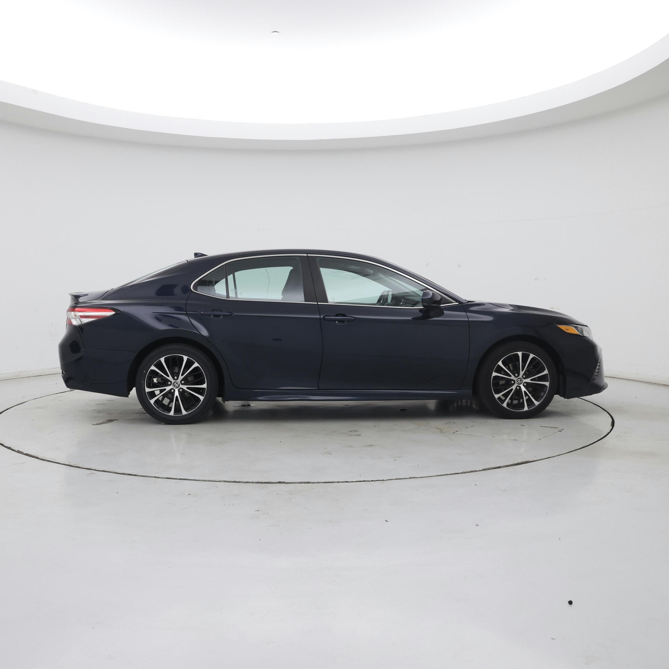 Thumbnail: 2020 Toyota Camry - 7