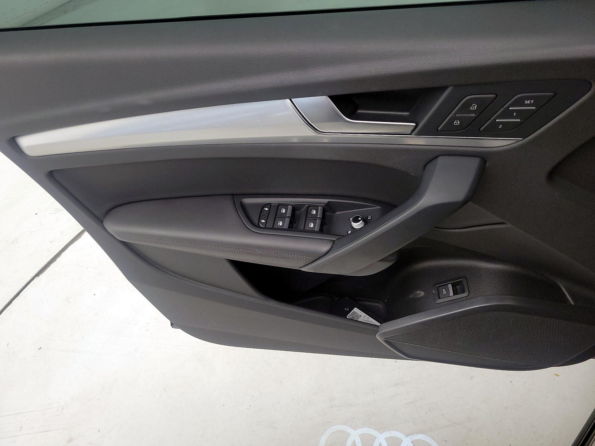 Thumbnail: 2020 Audi Q5 - 12