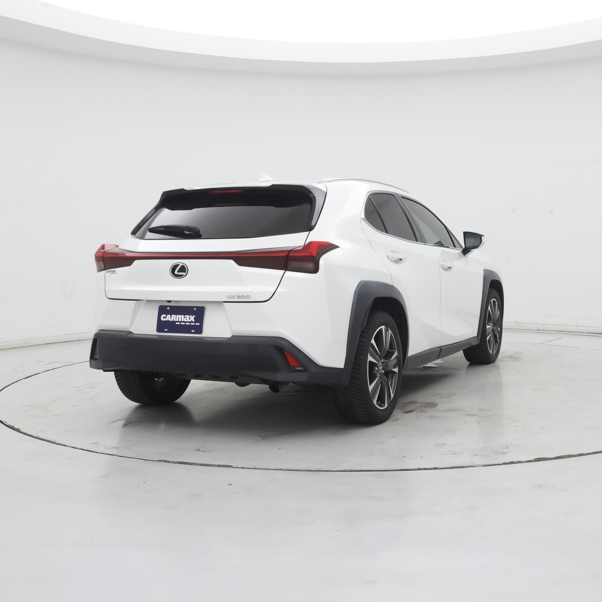 Thumbnail: 2020 Lexus UX - 8