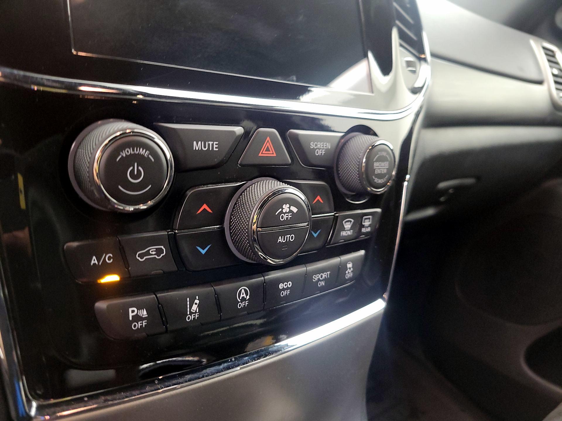 Thumbnail: 2021 Jeep Grand Cherokee - 17