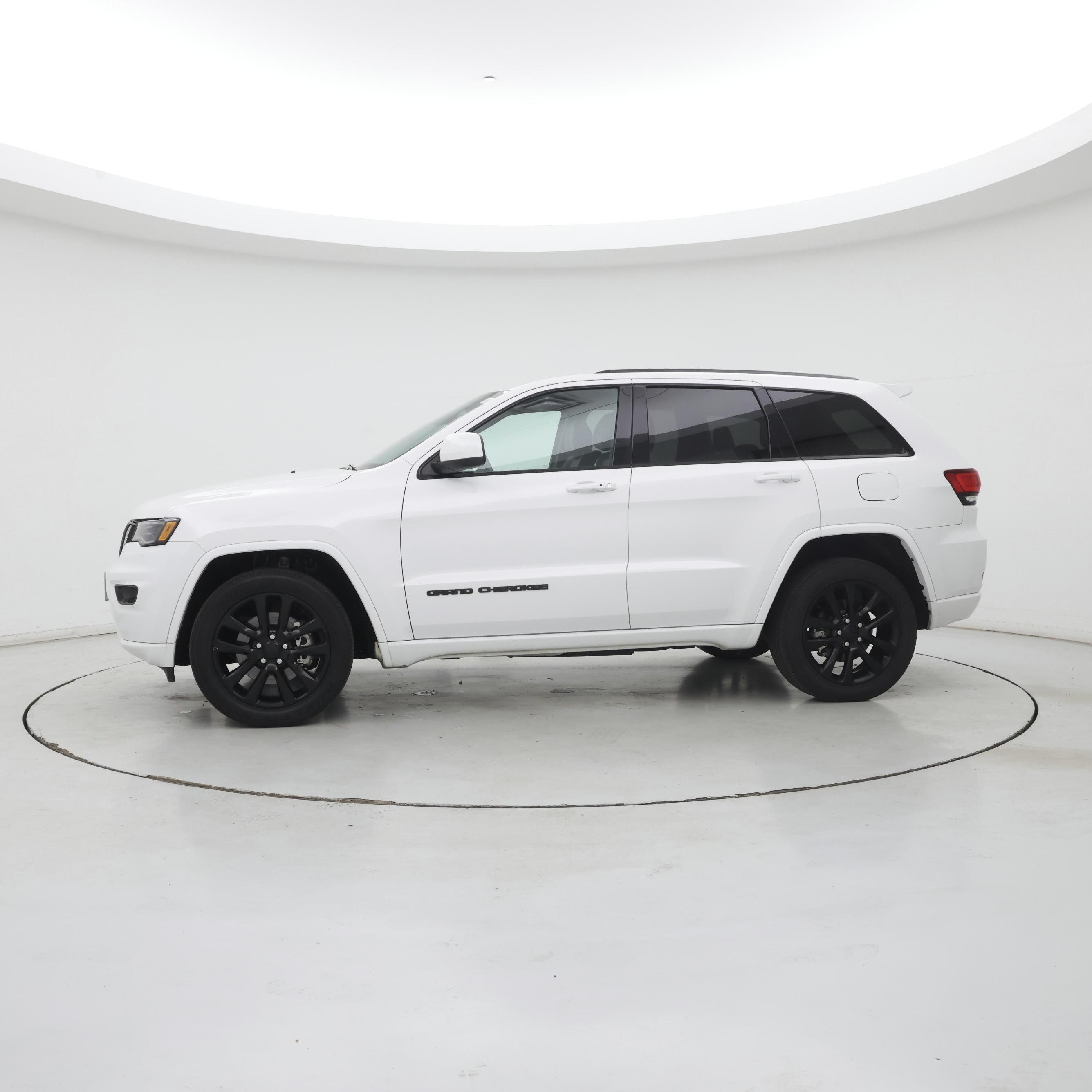 Thumbnail: 2021 Jeep Grand Cherokee - 3
