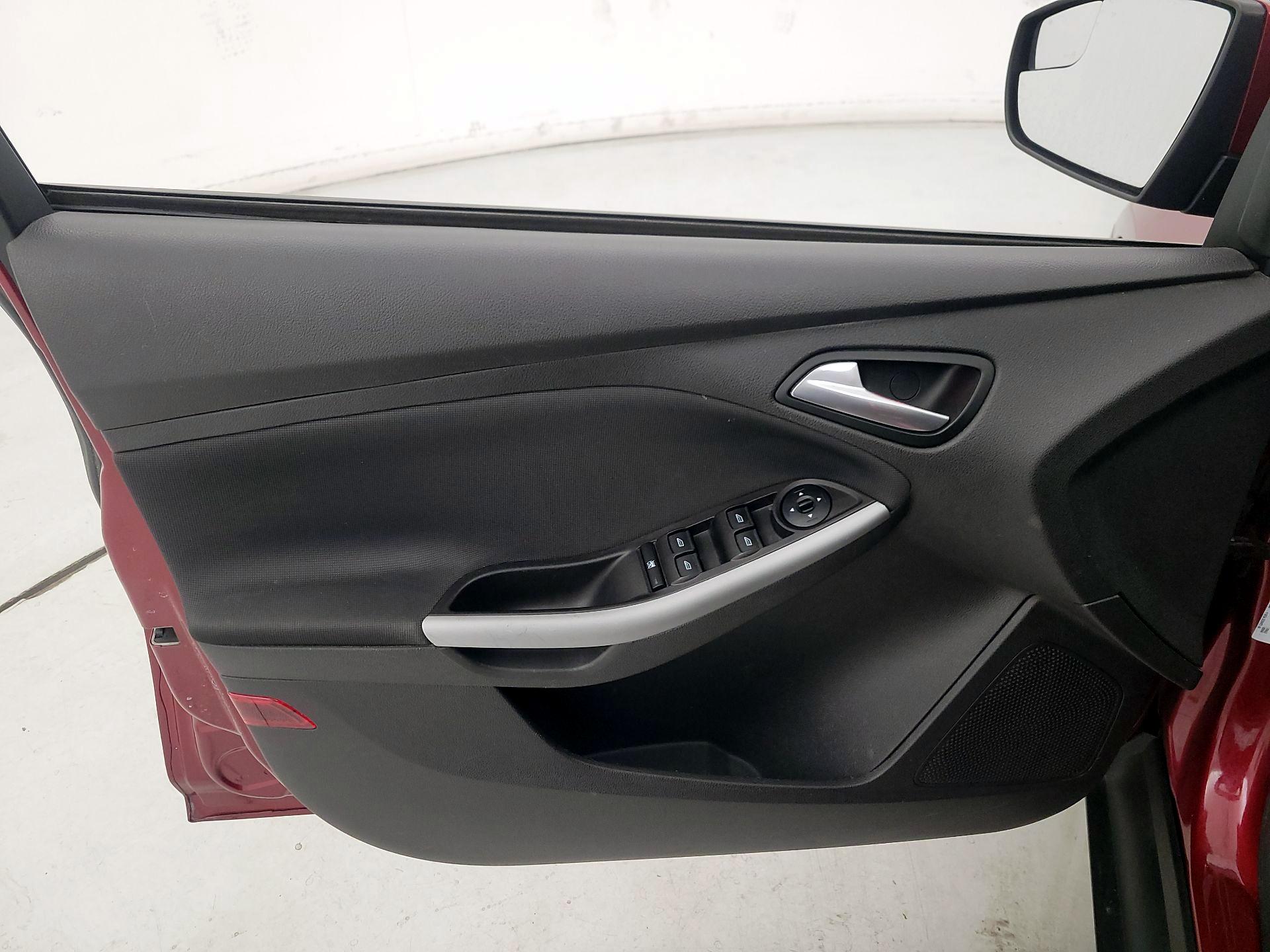Thumbnail: 2014 Ford Focus - 12