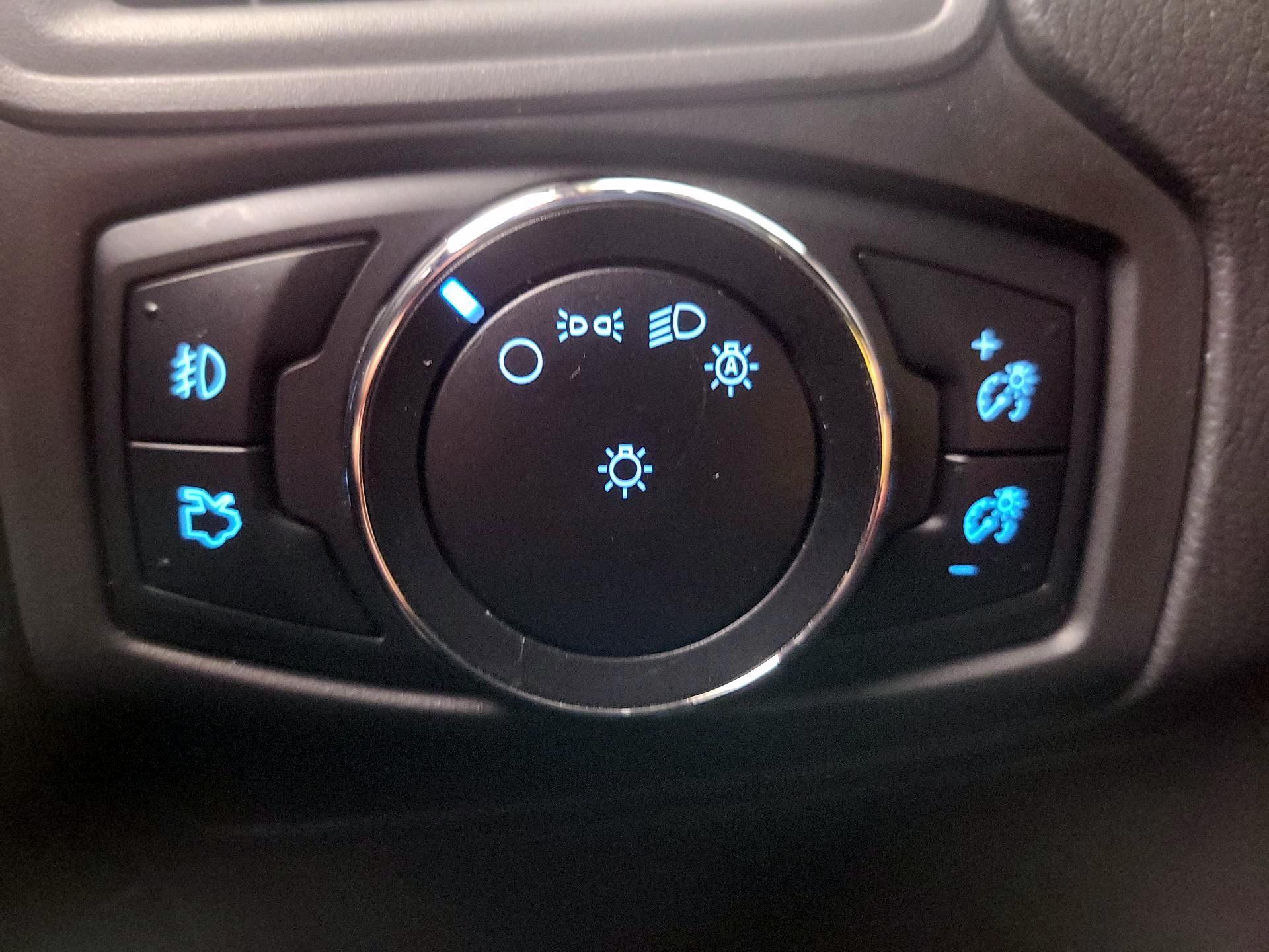 Thumbnail: 2014 Ford Focus - 13