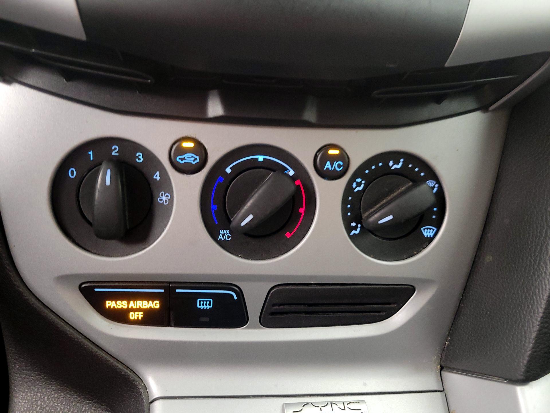 Thumbnail: 2014 Ford Focus - 15