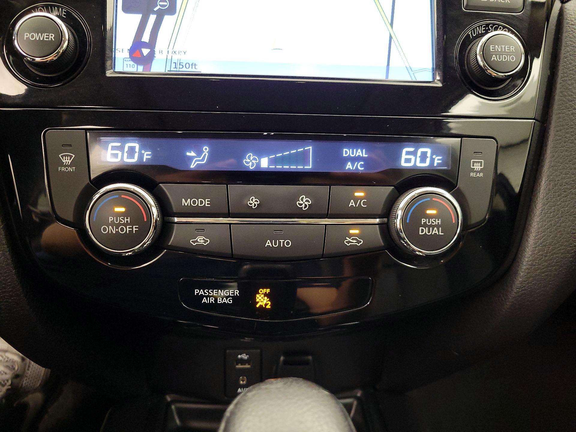 Thumbnail: 2015 Nissan Rogue - 17