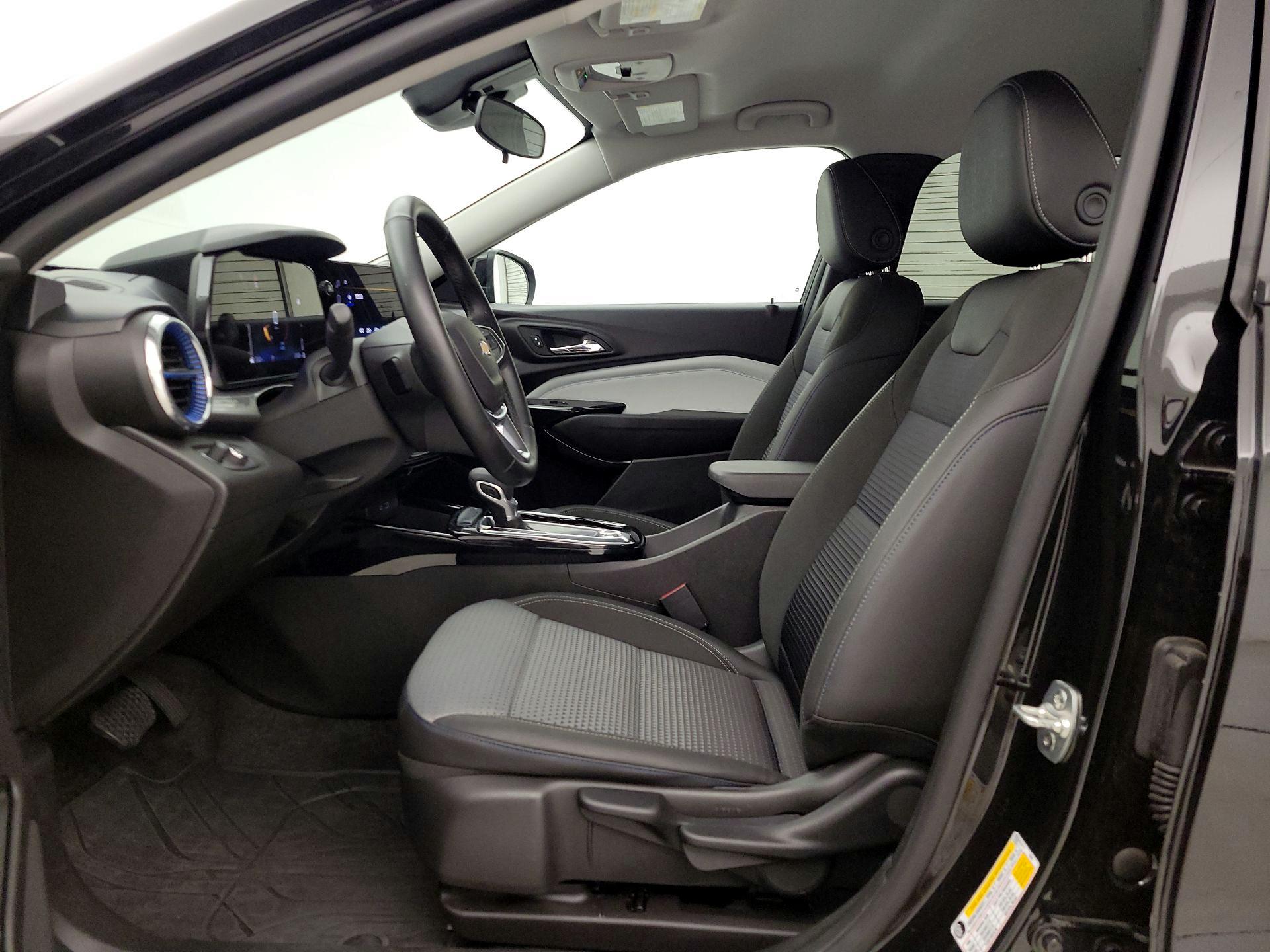 Thumbnail: 2025 Chevrolet Trax - 11