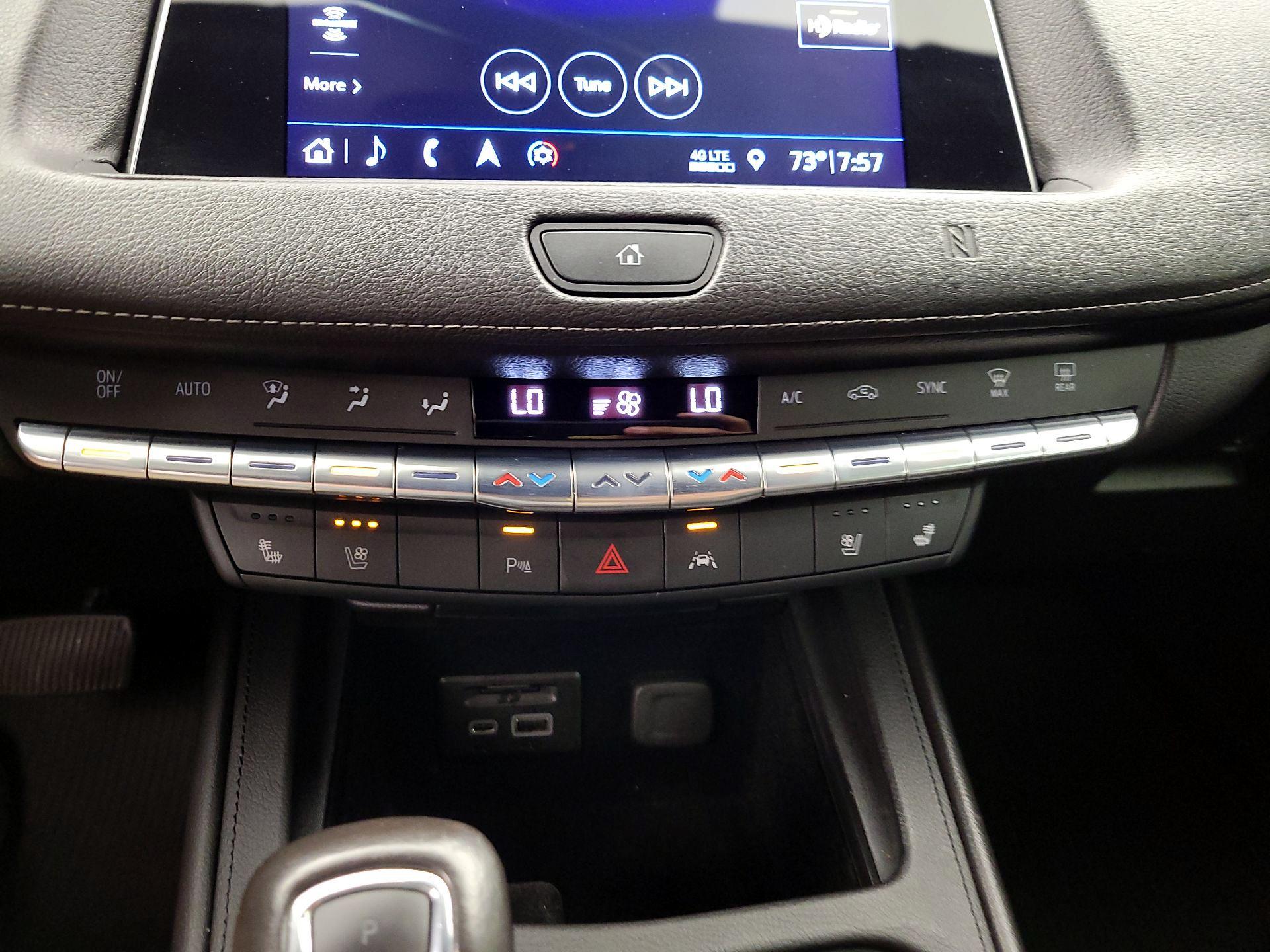 Thumbnail: 2019 Cadillac XT4 - 17