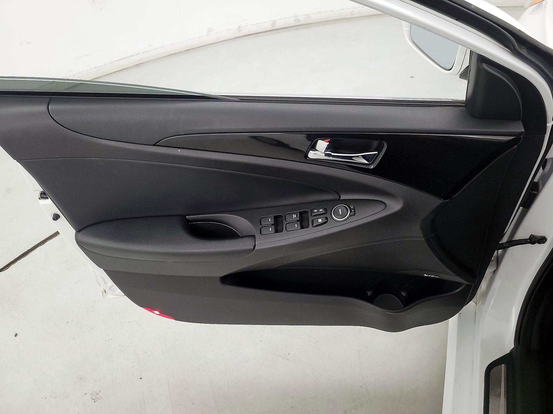 Thumbnail: 2014 Hyundai Sonata - 12