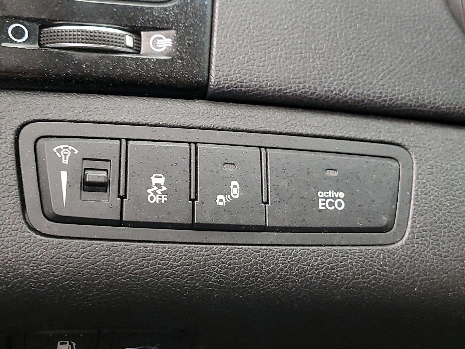 Thumbnail: 2014 Hyundai Sonata - 13