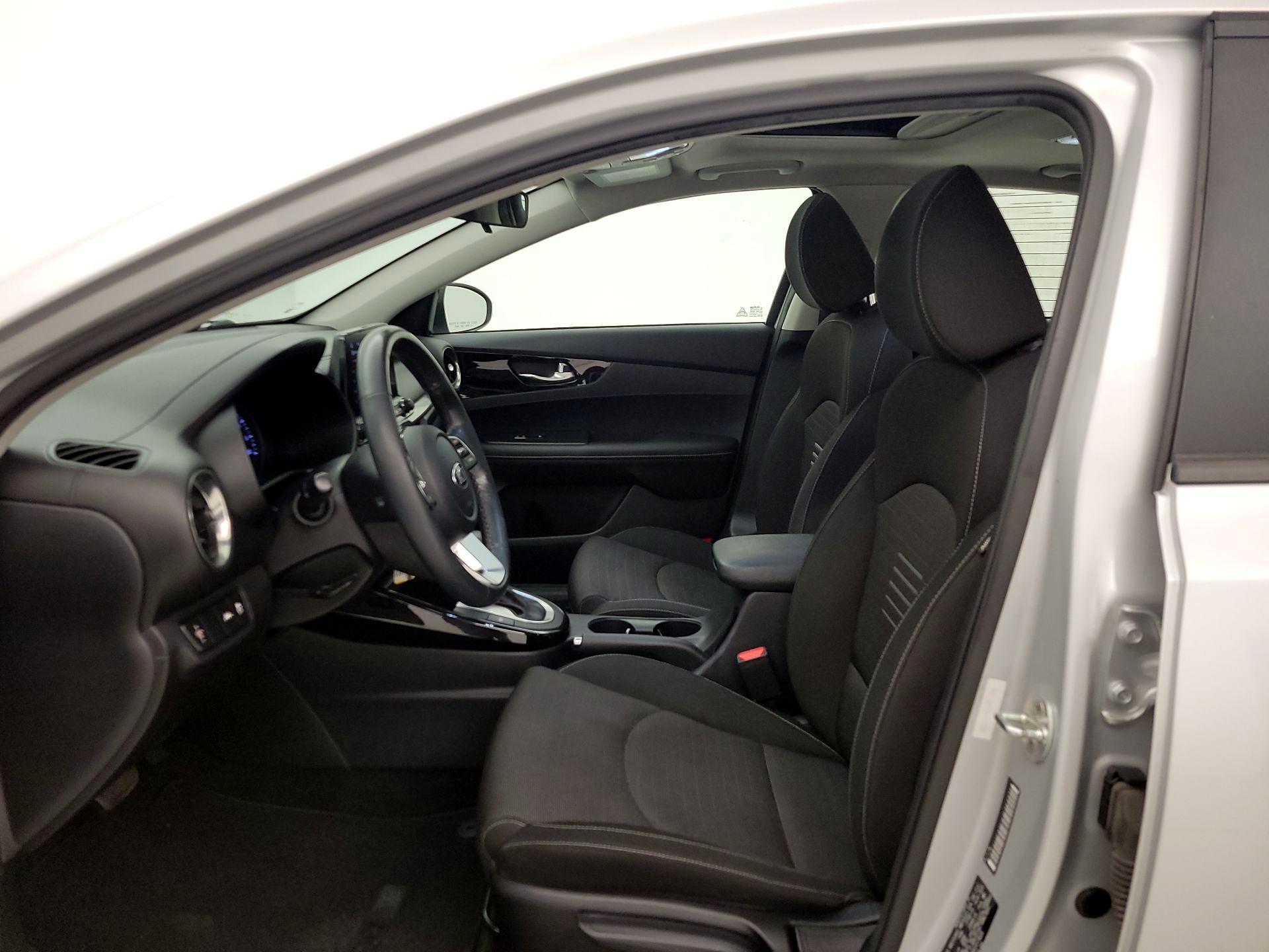 Thumbnail: 2019 Kia Forte - 11