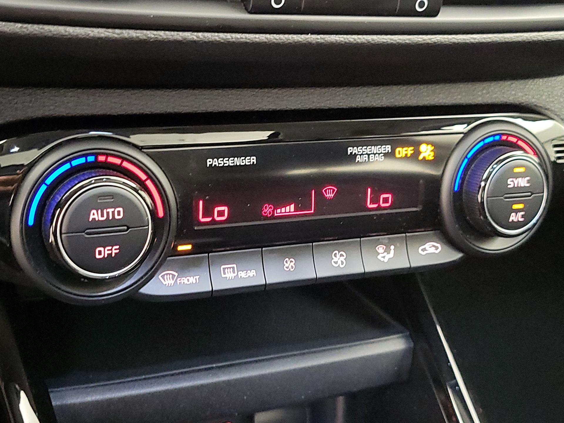Thumbnail: 2019 Kia Forte - 16