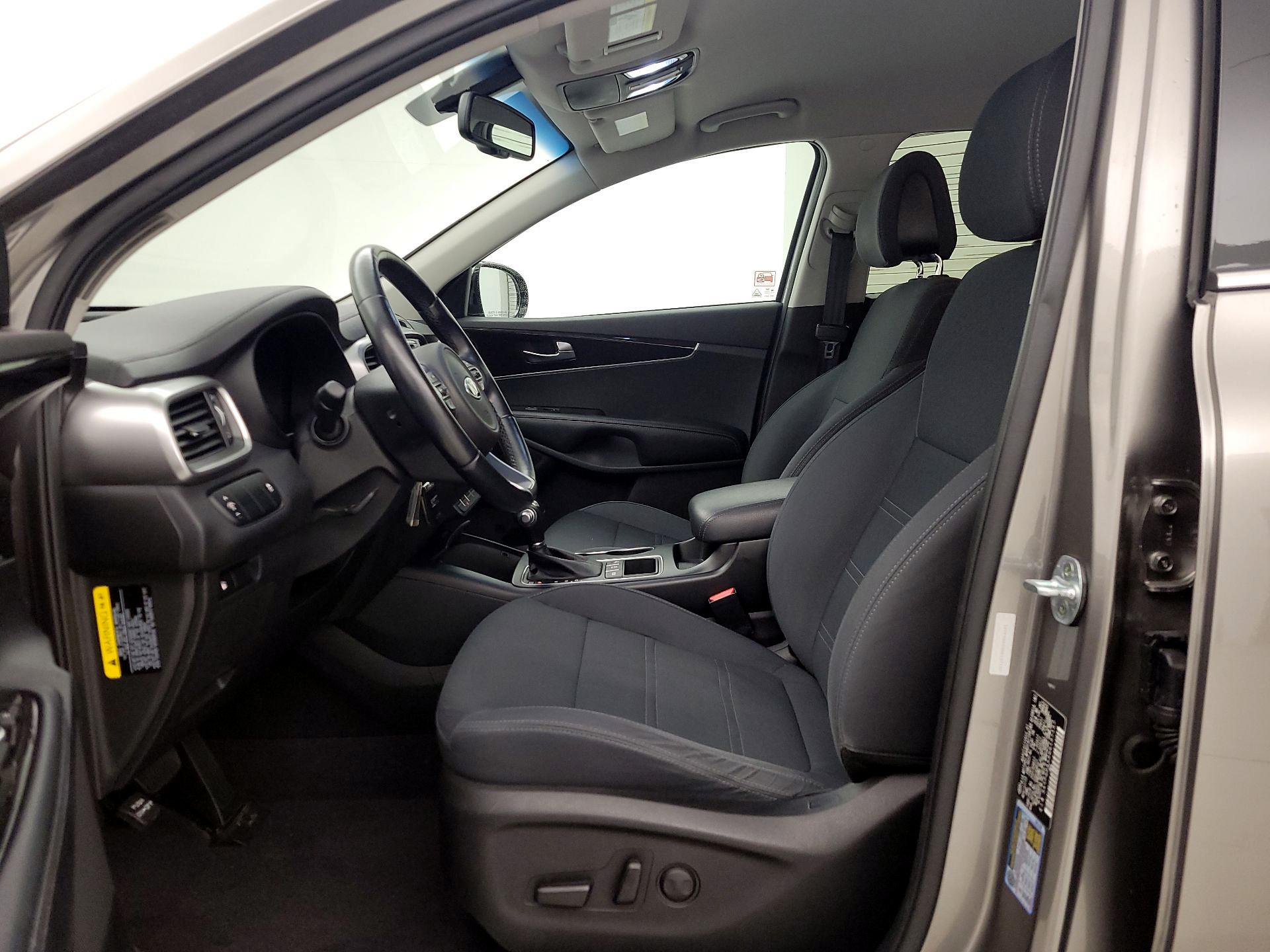 Thumbnail: 2016 Kia Sorento - 11